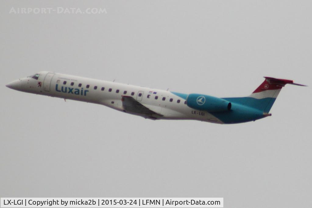 LX-LGI, 2000 Embraer EMB-145LU (ERJ-145LU) C/N 145369, Take off