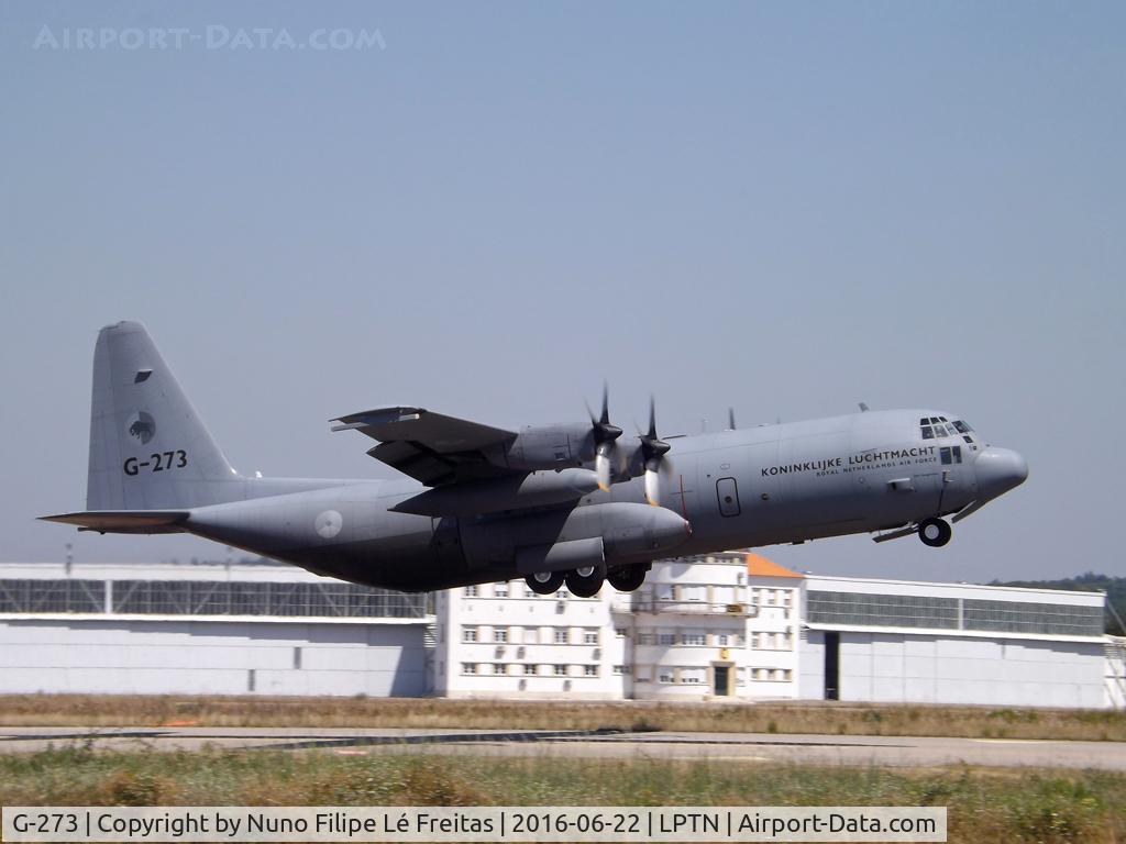 G-273, 1993 Lockheed C-130H-30 Hercules C/N 382-5273, Taking-off during the European Air Transport Training.