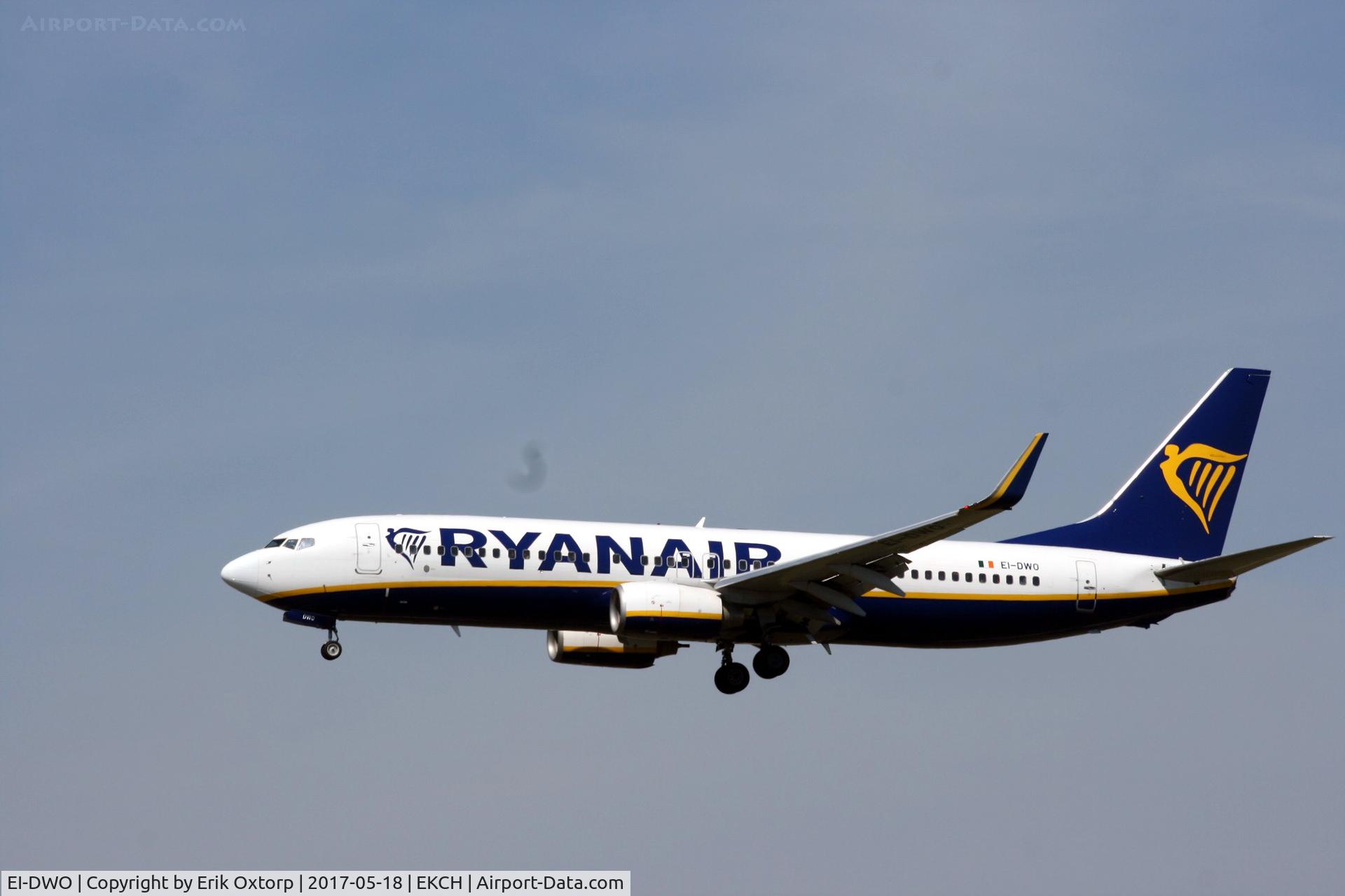 EI-DWO, 2007 Boeing 737-8AS C/N 36079, EI-DWO landing rw 22L