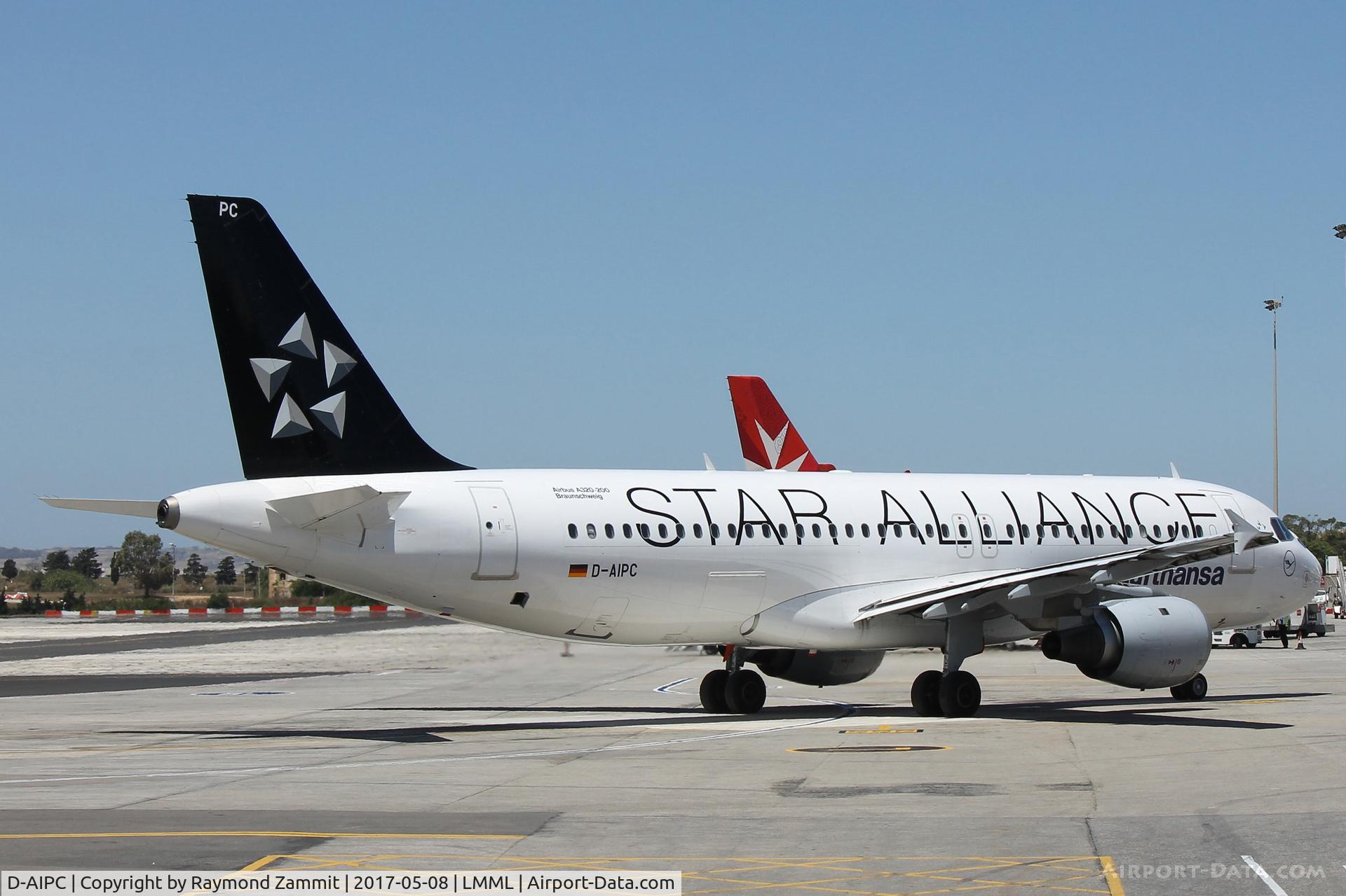 D-AIPC, 1989 Airbus A320-211 C/N 0071, A320 D-AIPC Lufthansa Star Alliance