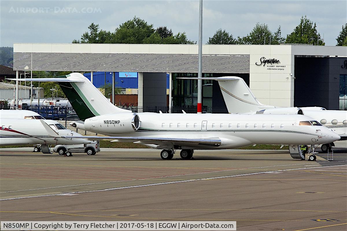 N850MP, 2016 Bombardier BD700-1A10 Global 6000 C/N 9733, At Luton Airport