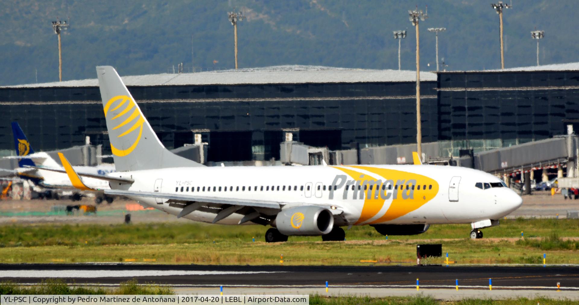 YL-PSC, 2002 Boeing 737-86N C/N 33419, El Prat  -  Barcelona  -  España