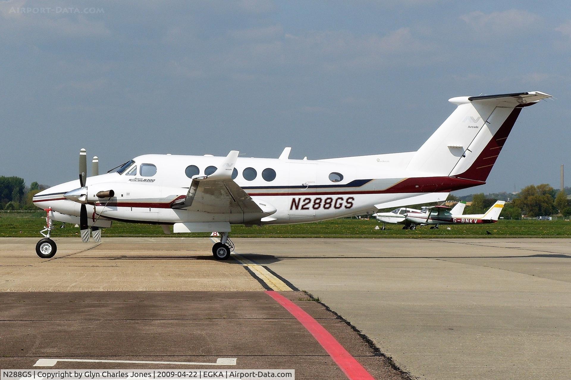 N288GS, 1996 Raytheon B200 King Air C/N BB-1555, Owned by Avtrade Inc Trustee.
