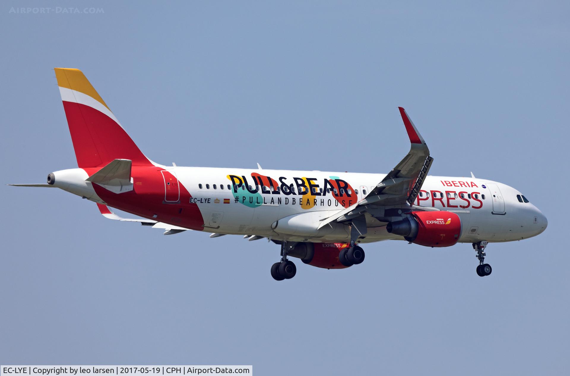 EC-LYE, 2013 Airbus A320-216 C/N 5729, Copenhagen 19.5.2017