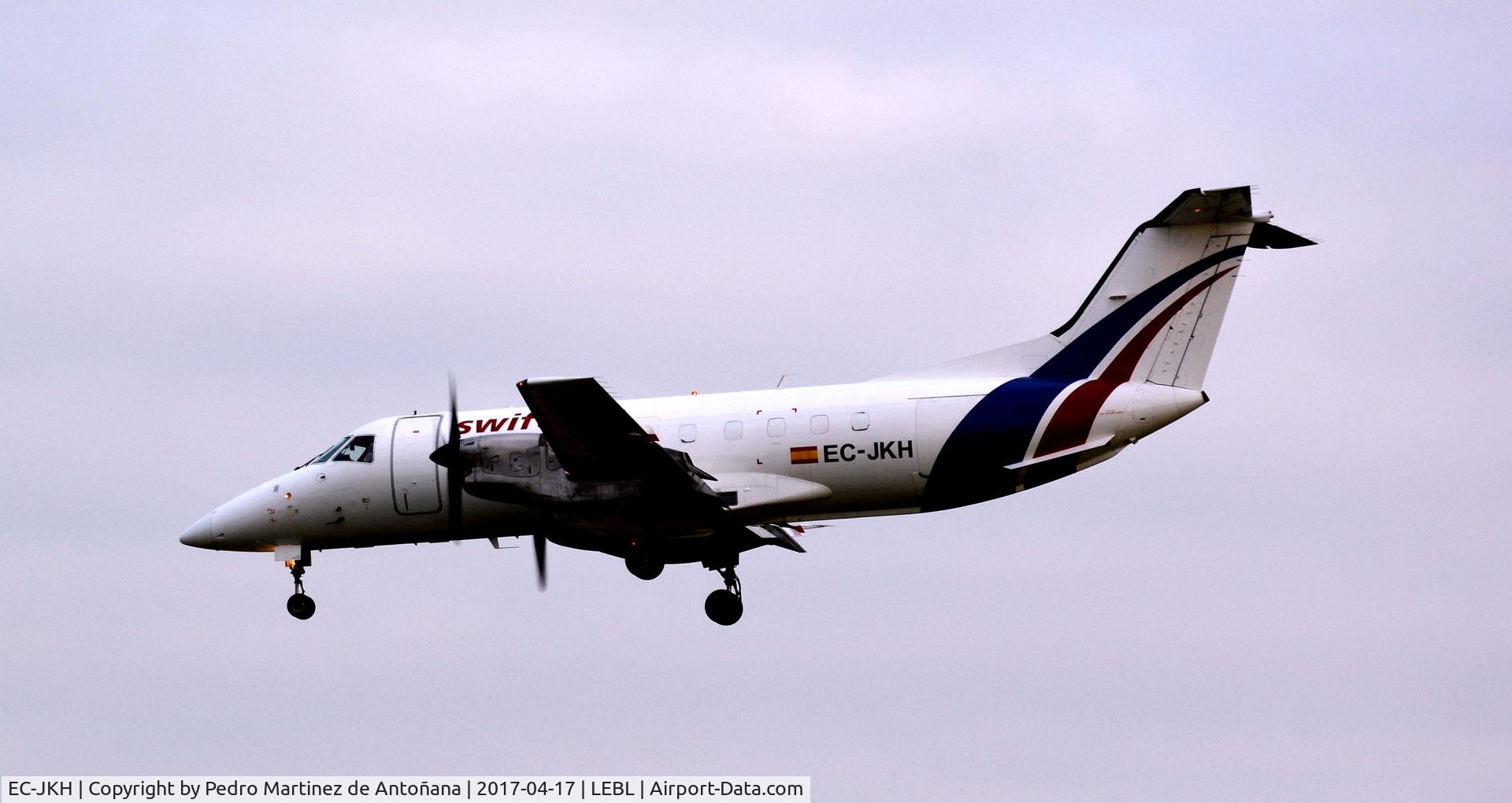 EC-JKH, 1988 Embraer EMB-120ER Brasilia C/N 120092, El Prat  -  Barcelona  -  España