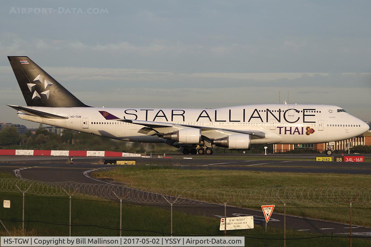 HS-TGW, 1997 Boeing 747-4D7 C/N 27724, IN ONTO 34L