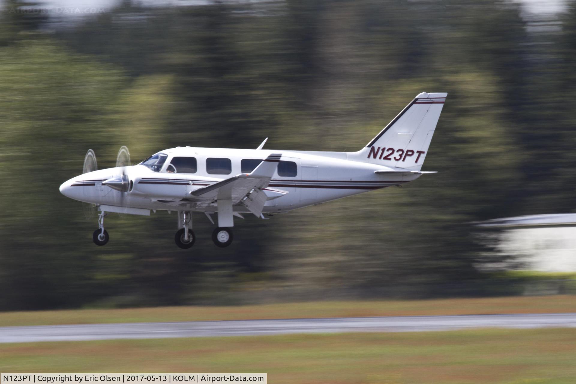 N123PT, 1980 Piper PA-31-325 Navajo C/R C/N 31-8112020, 1980 Piper coming into OLM.