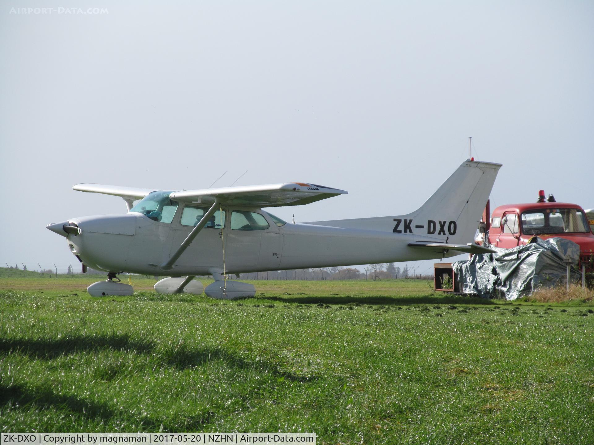 ZK-DXO, Cessna 172M C/N 17265417, boring c/s on this one