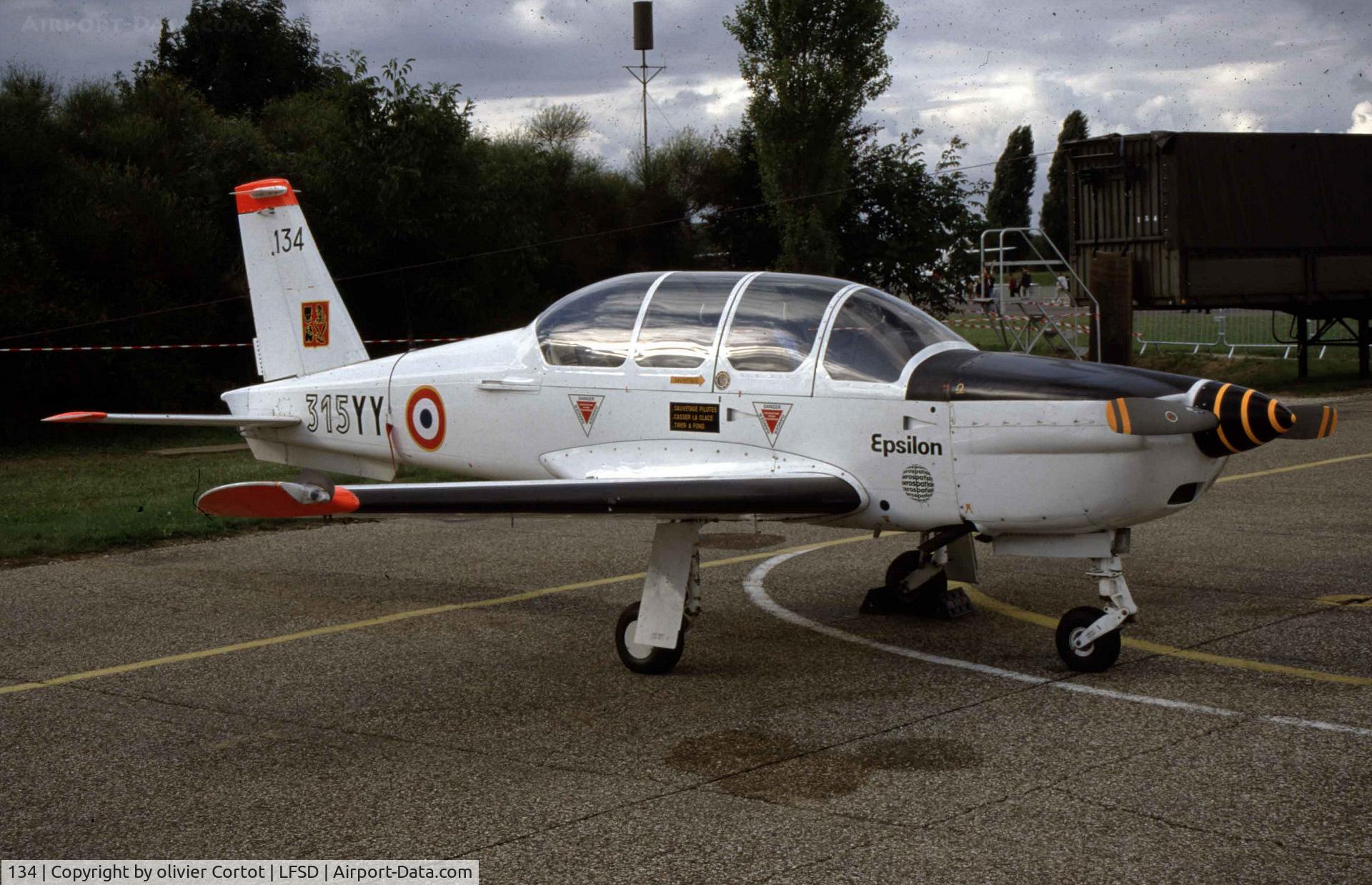 134, 1988 Socata TB-30 Epsilon C/N 134, Dijon airshow 2000