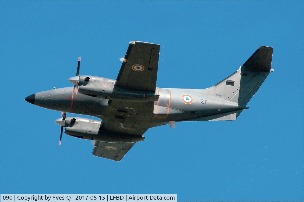 090, Embraer EMB-121AA Xingu C/N 121090, Embraer EMB-121AA Xingu, Take off rwy 23, Bordeaux-Mérignac Air Base 106 (LFBD-BOD) Open day 2017