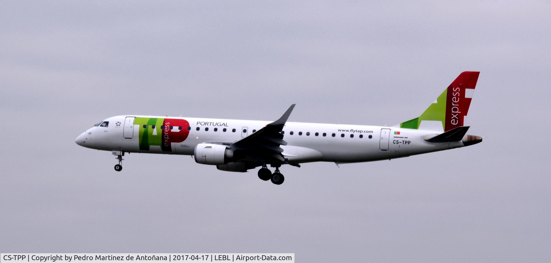 CS-TPP, 2011 Embraer 190LR (ERJ-190-100LR) C/N 19000441, El Prat  -  Barcelona  -  España