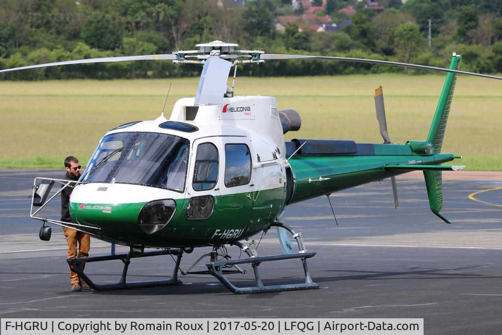 F-HGRU, 2010 Eurocopter AS-350B-3 Ecureuil Ecureuil C/N 4912, Parked