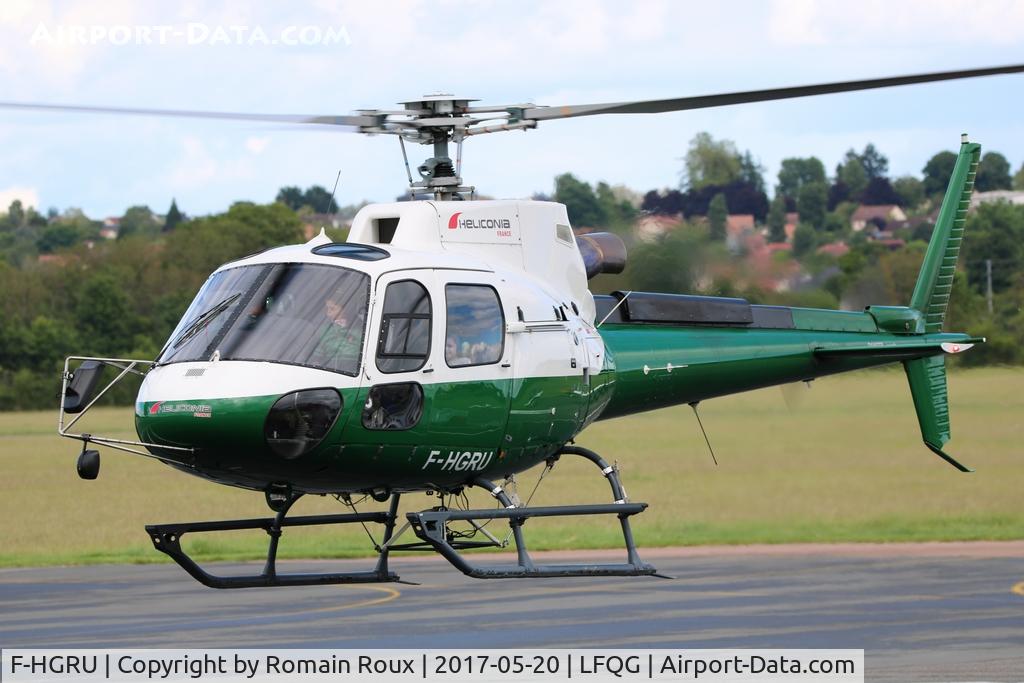 F-HGRU, 2010 Eurocopter AS-350B-3 Ecureuil Ecureuil C/N 4912, Taxiing