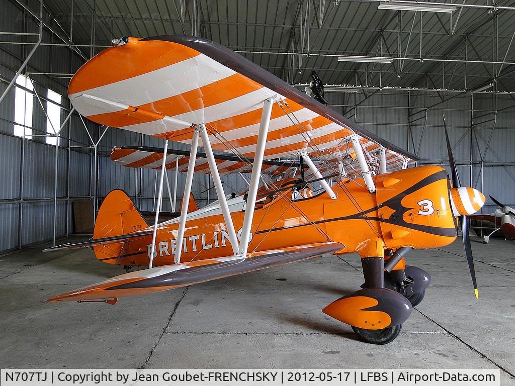N707TJ, 1943 Boeing A75N1(PT17) C/N 75-950, Breitling Wingwalkers