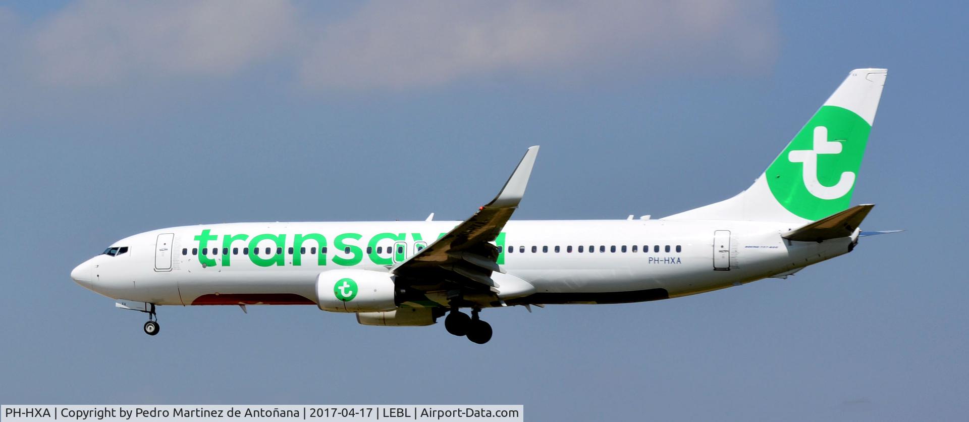 PH-HXA, 2016 Boeing 737-8K2 C/N 62149, El Prat  -  Barcelona  -  España