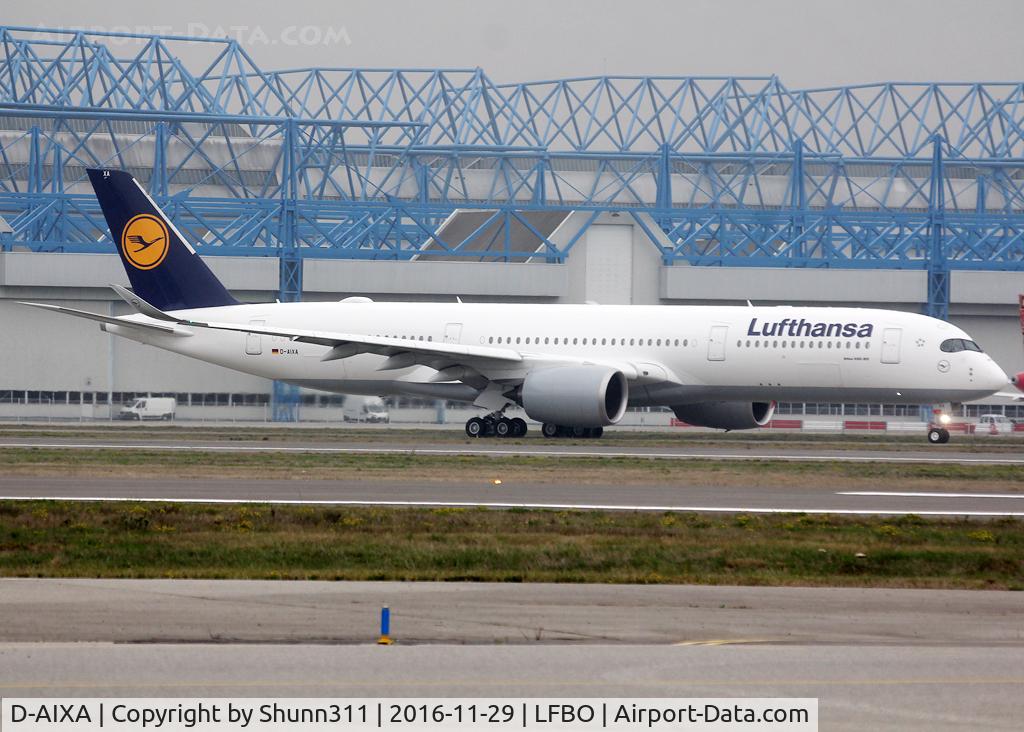 D-AIXA, 2016 Airbus A350-941 C/N 074, Taxiing for Airbus test and registration only on right side...
