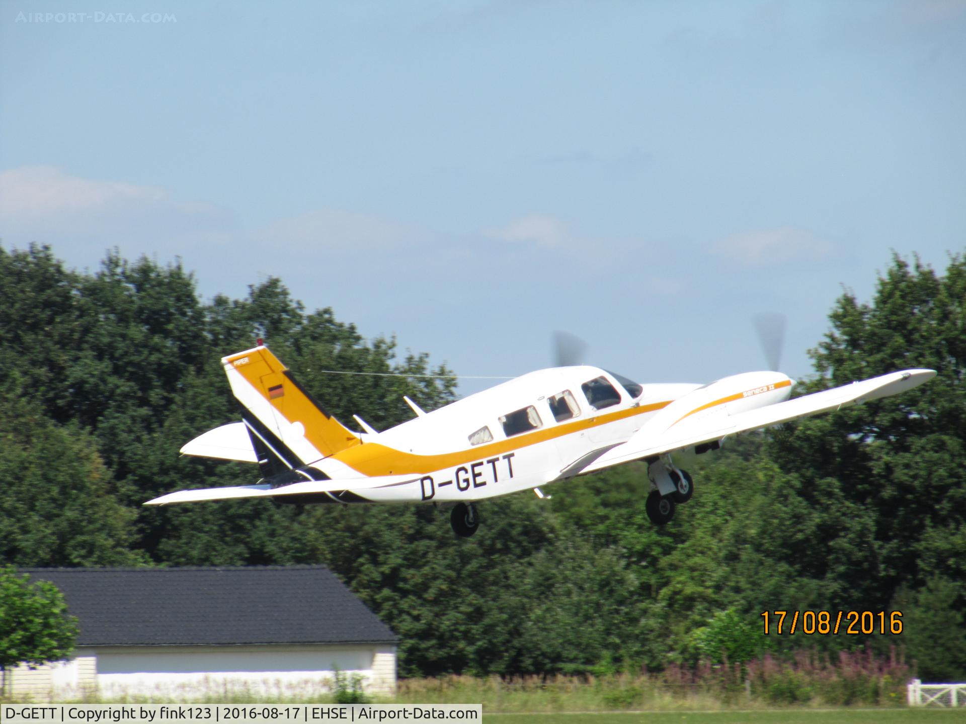 D-GETT, 1977 Piper PA-34-200T Seneca II C/N 34-7770376, PIPER 34 DEPARTING