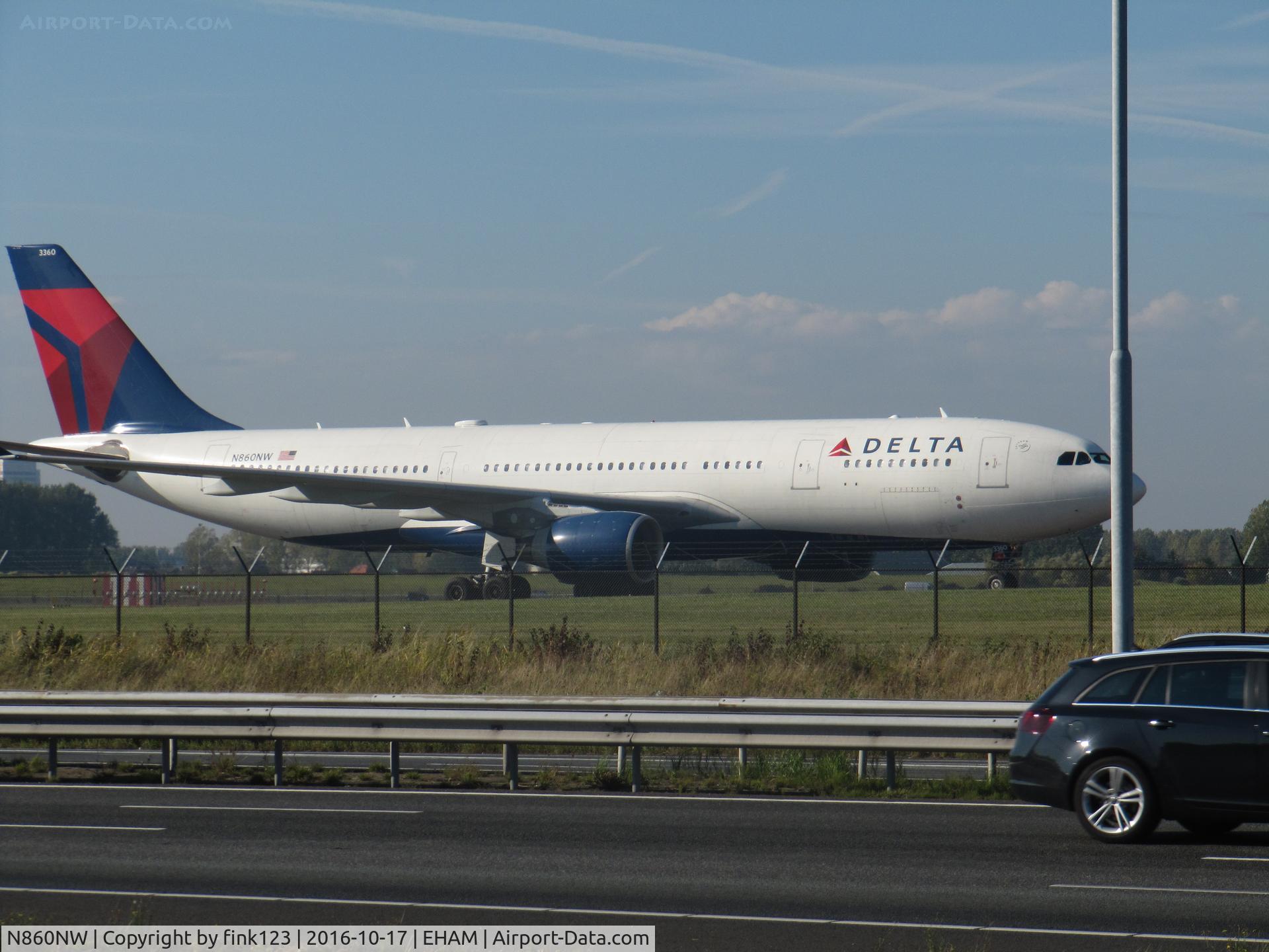 N860NW, 2006 Airbus A330-223 C/N 778, DELTA TAXING