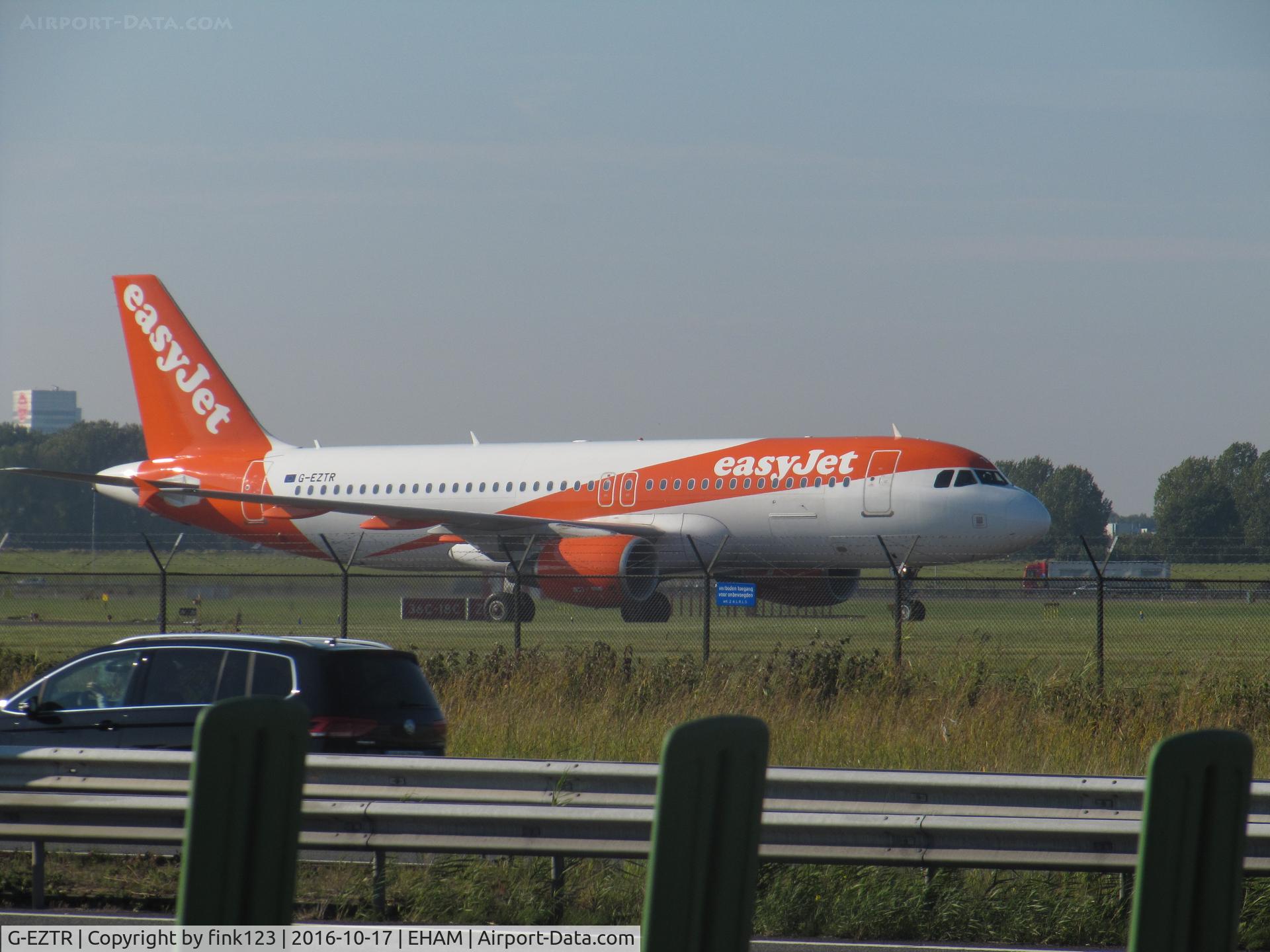 G-EZTR, 2010 Airbus A320-214 C/N 4179, EASYJET TAXING
