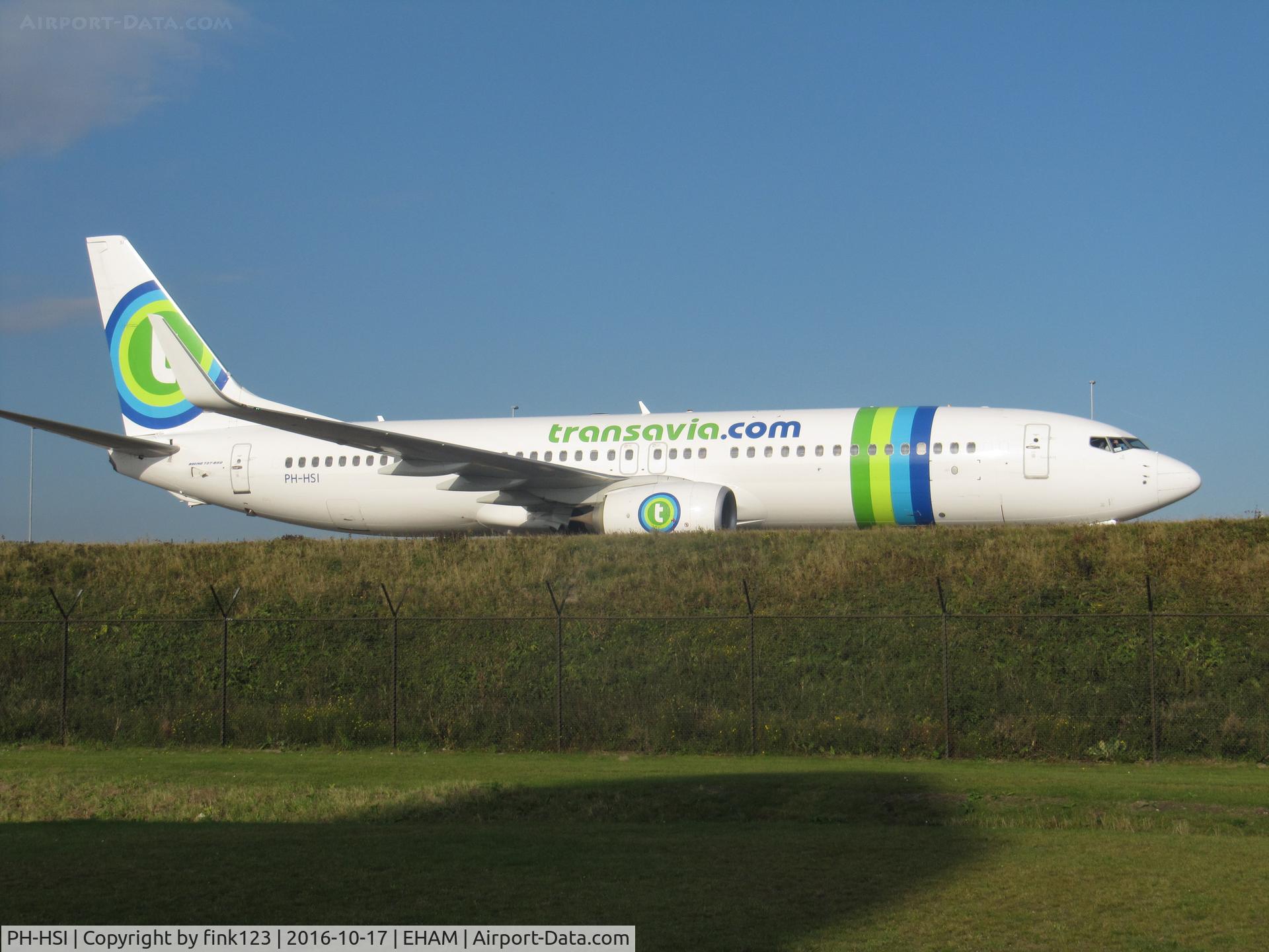 PH-HSI, 2013 Boeing 737-8K2 C/N 42148, TRANSAVIA OVER QUEBEC