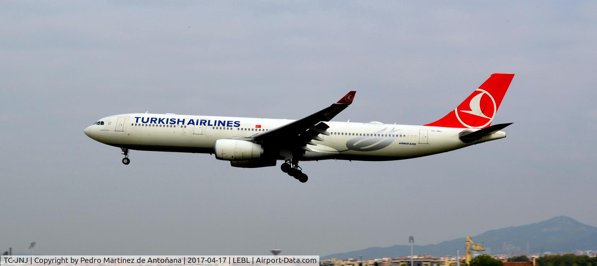 TC-JNJ, 2010 Airbus A330-343X C/N 1170, El Prat  -  Barcelona  -  España