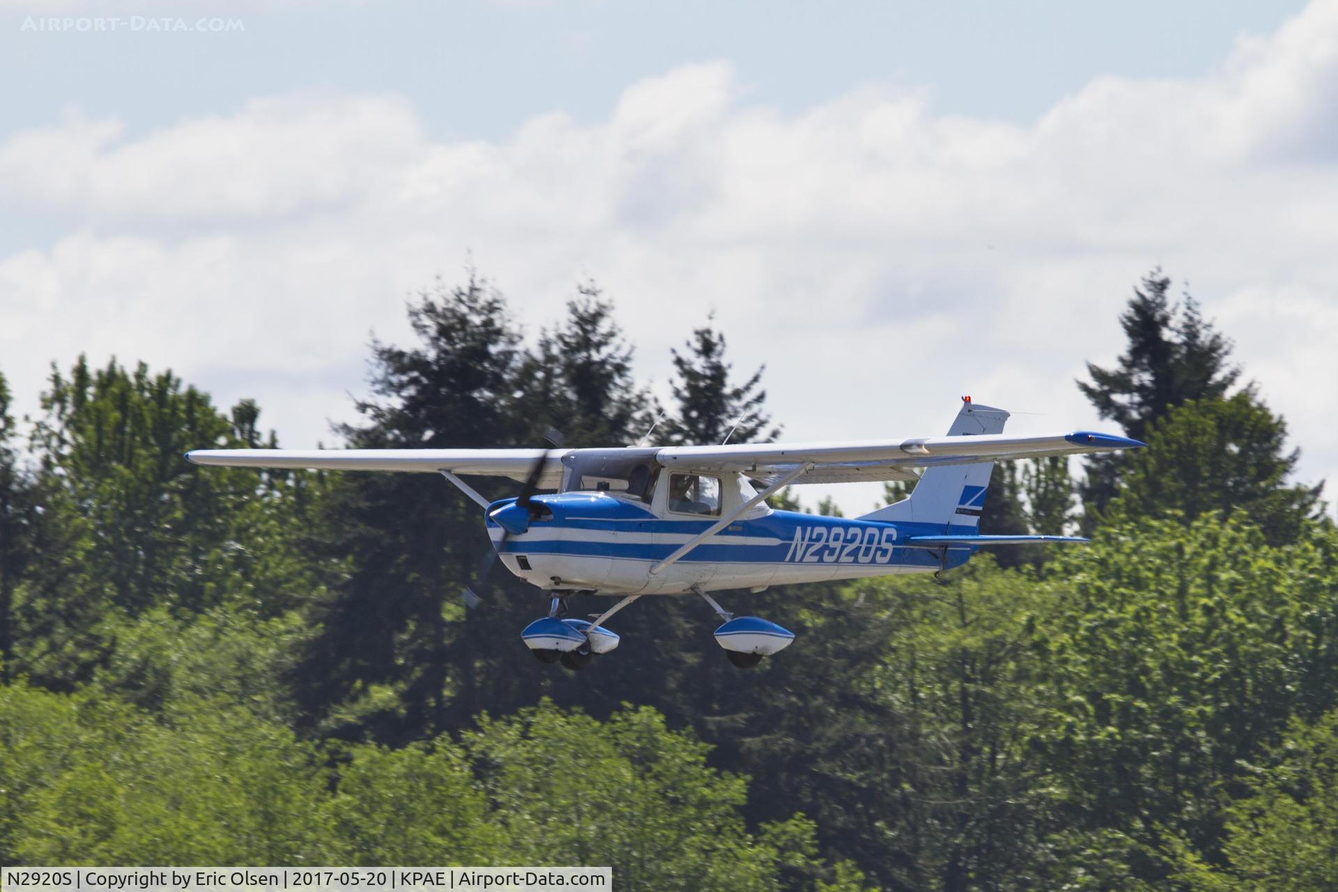 N2920S, 1967 Cessna 150G C/N 15066820, Cessna 150 coming in after a Young Eagles flight.