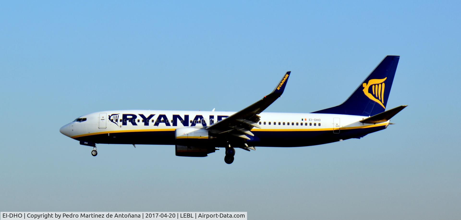 EI-DHO, 2005 Boeing 737-8AS C/N 33578, El Prat  -  Barcelona  -  España