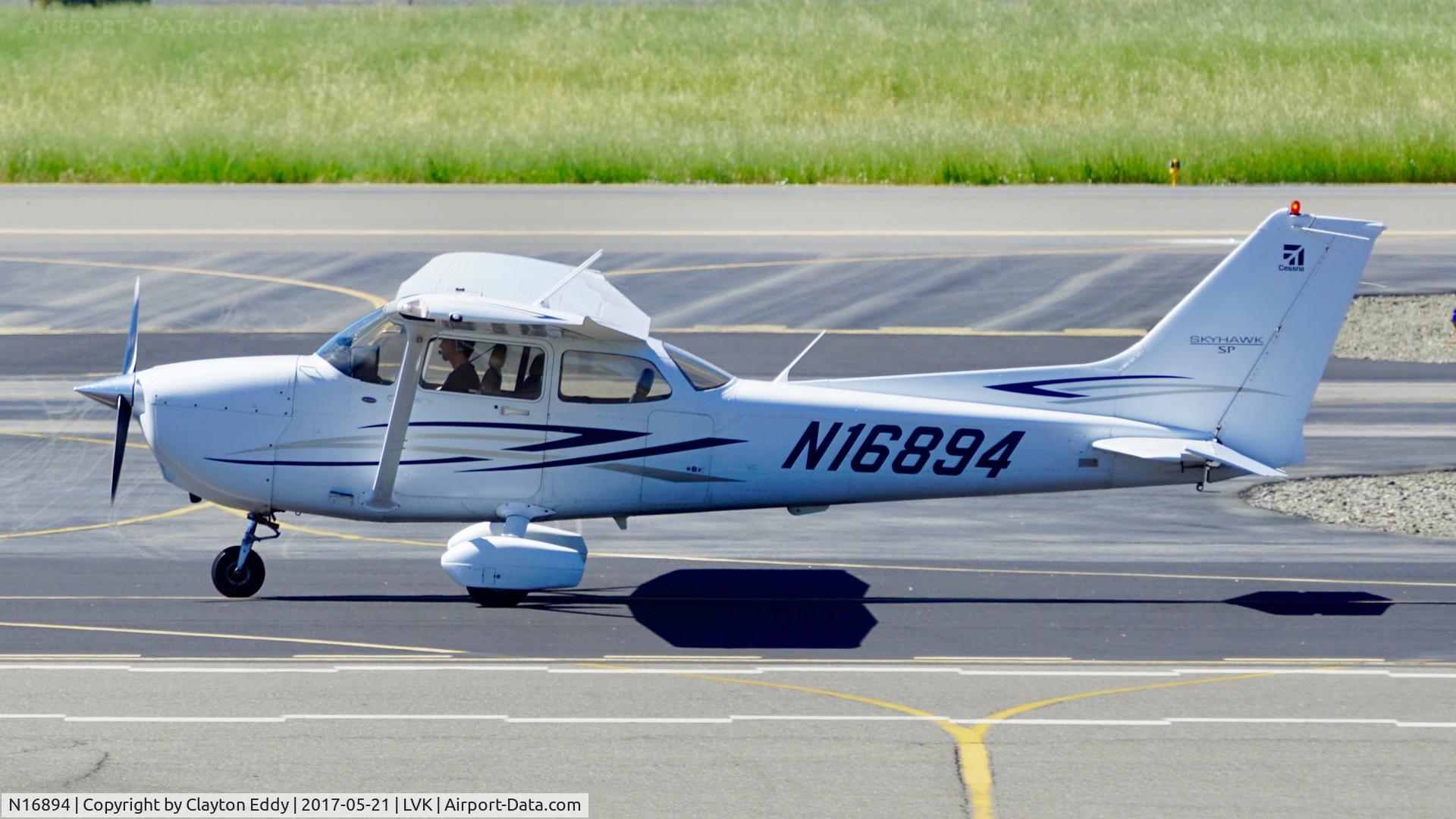 N16894, 2007 Cessna 172S C/N 172S10615, Livermore Airport California 2017