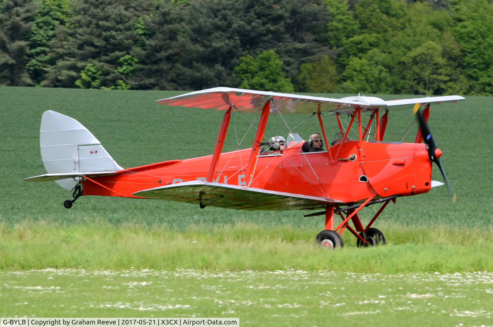 G-BYLB, 1940 De Havilland DH-82A Tiger Moth II C/N 83286, Landing at Northrepps.