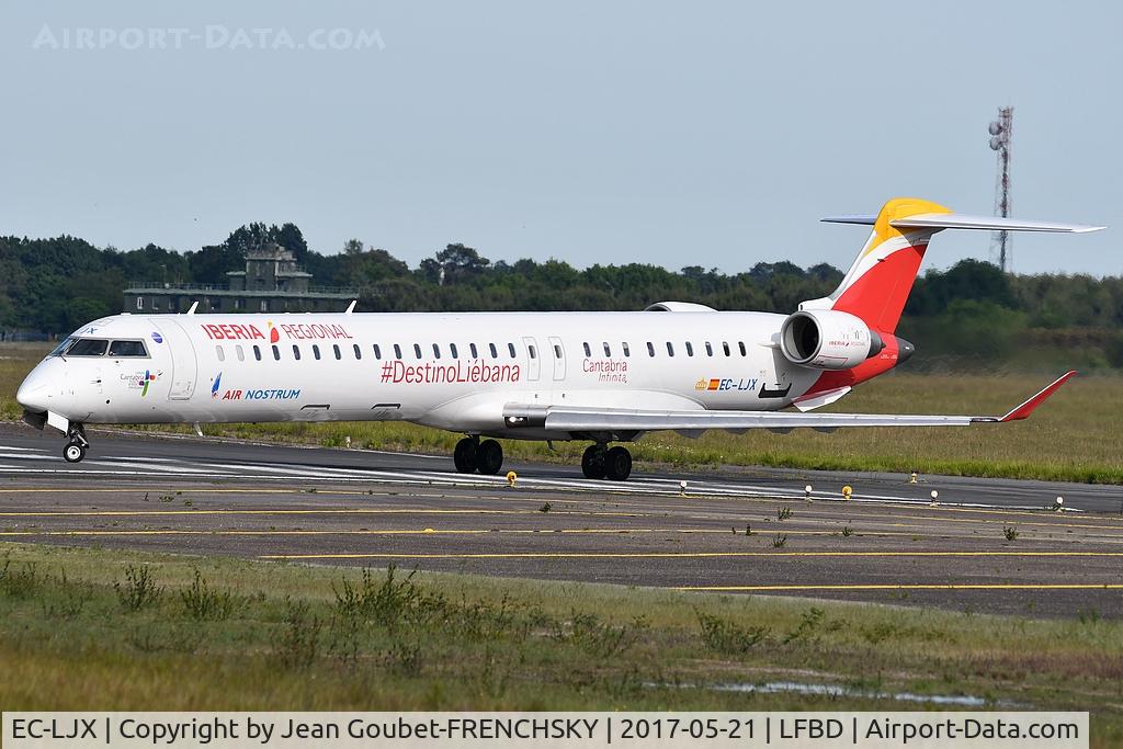 EC-LJX, 2010 Bombardier CRJ-1000ER NG (CL-600-2E25) C/N 19008, IB8555 to Madrid Barajas take off runway 11