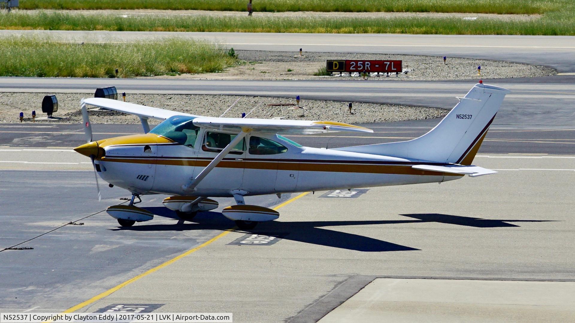 N52537, 1973 Cessna 182P Skylane C/N 18262662, Livermore Airport California 2017.