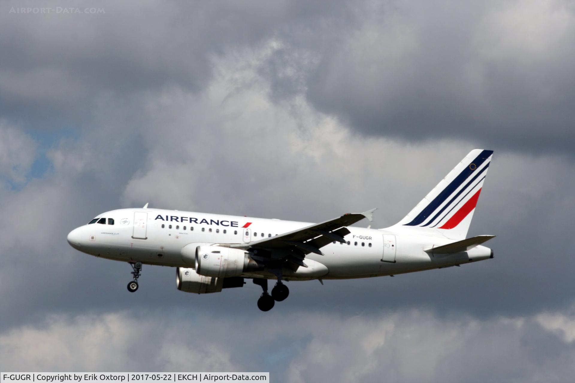 F-GUGR, 2007 Airbus A318-111 C/N 3009, F-GUGR landing rw 22L