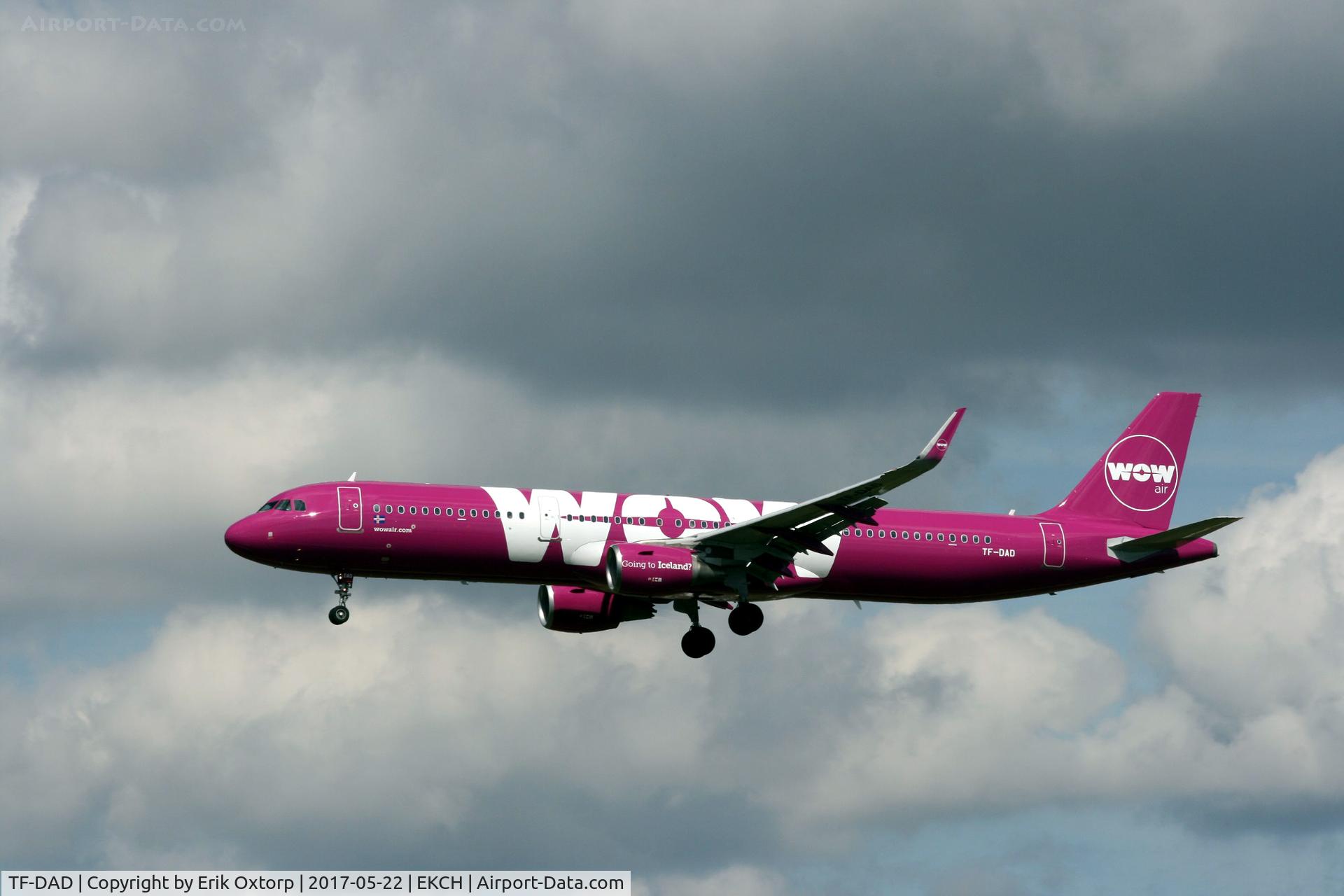 TF-DAD, 2014 Airbus A321-211 C/N 6232, TF-DAD landing rw 22L