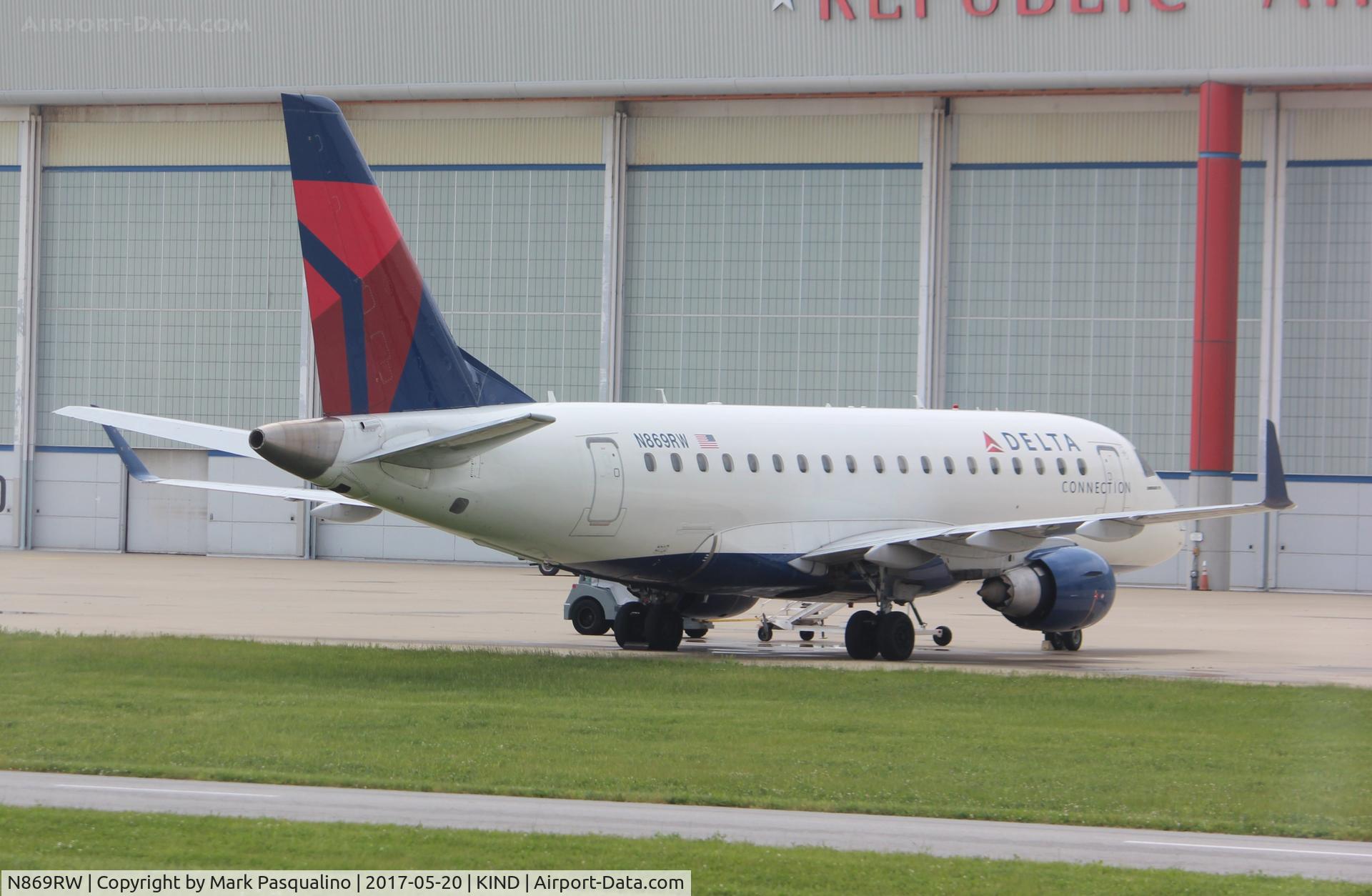 N869RW, 2006 Embraer 170SE (ERJ-170-100SE) C/N 17000133, ERJ 170-100 SE