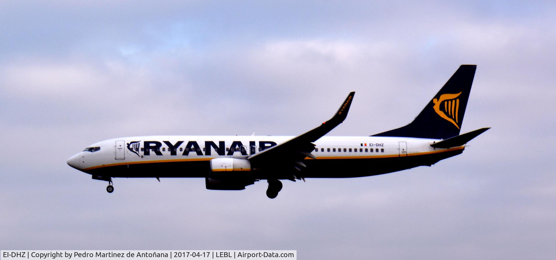 EI-DHZ, 2005 Boeing 737-8AS C/N 33583, El Prat  -  Barcelona  -  España