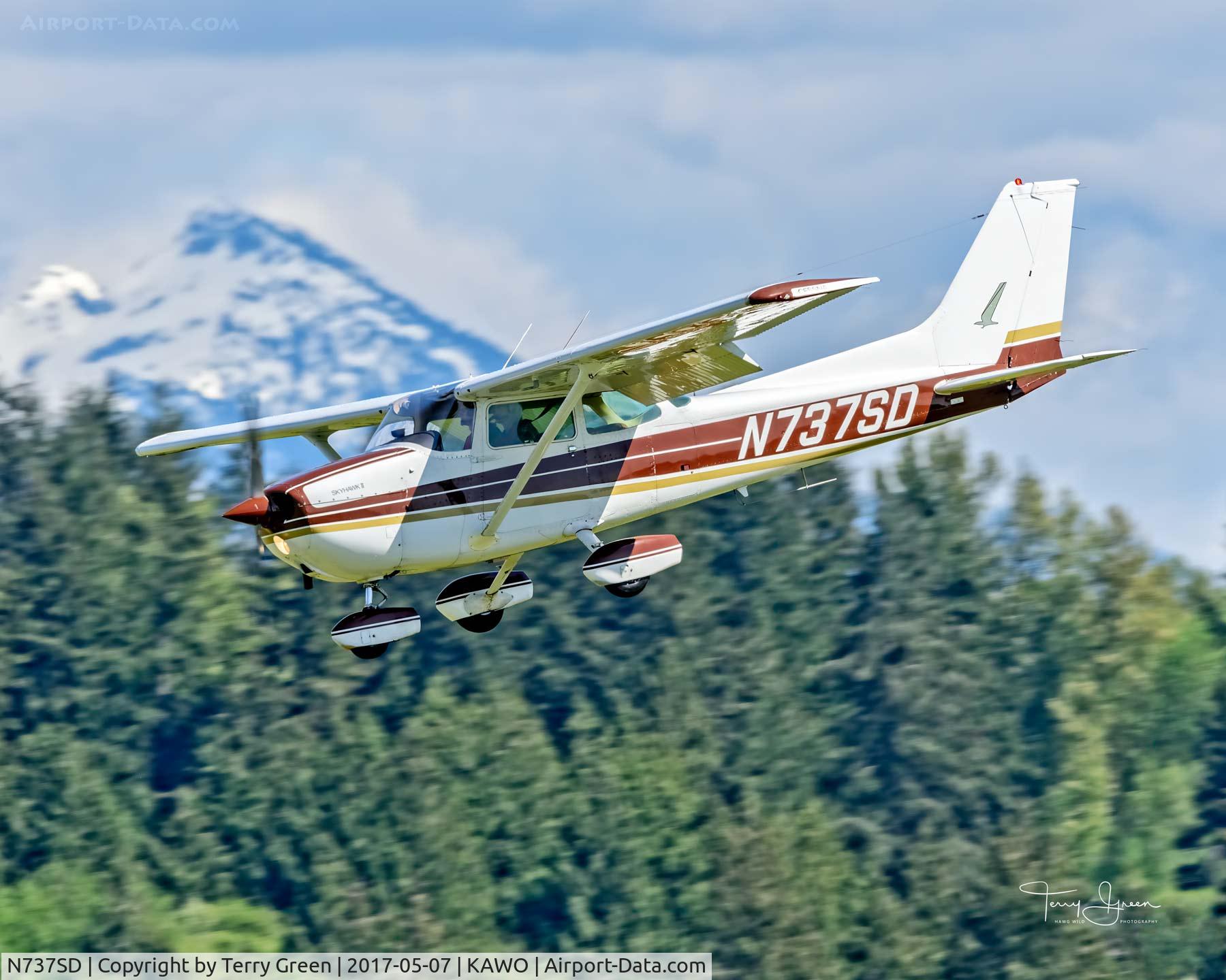 N737SD, 1977 Cessna 172N C/N 17269632, KAWO