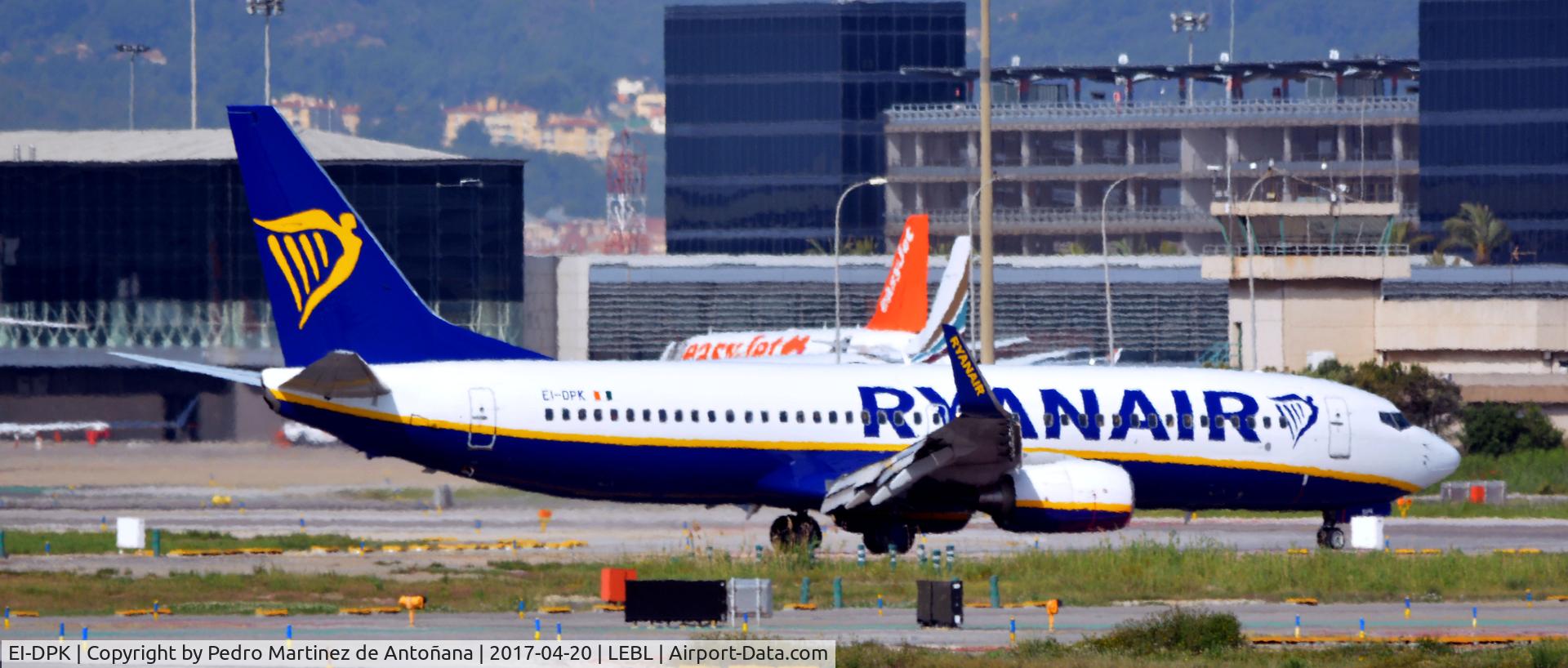 EI-DPK, 2007 Boeing 737-8AS C/N 33610, El Prat  -  Barcelona  -  España