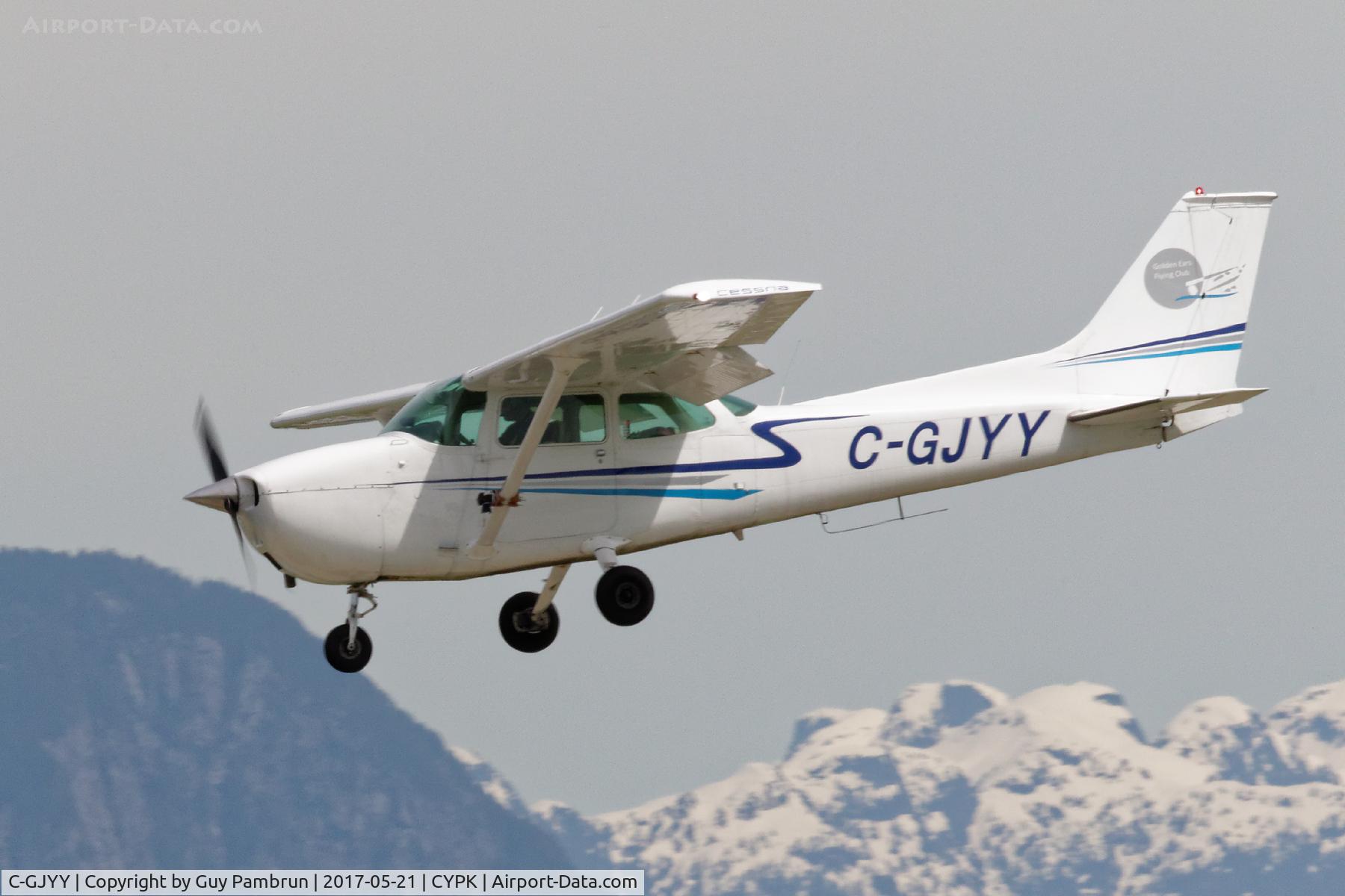 C-GJYY, 1973 Cessna 172M C/N 17262547, Landing