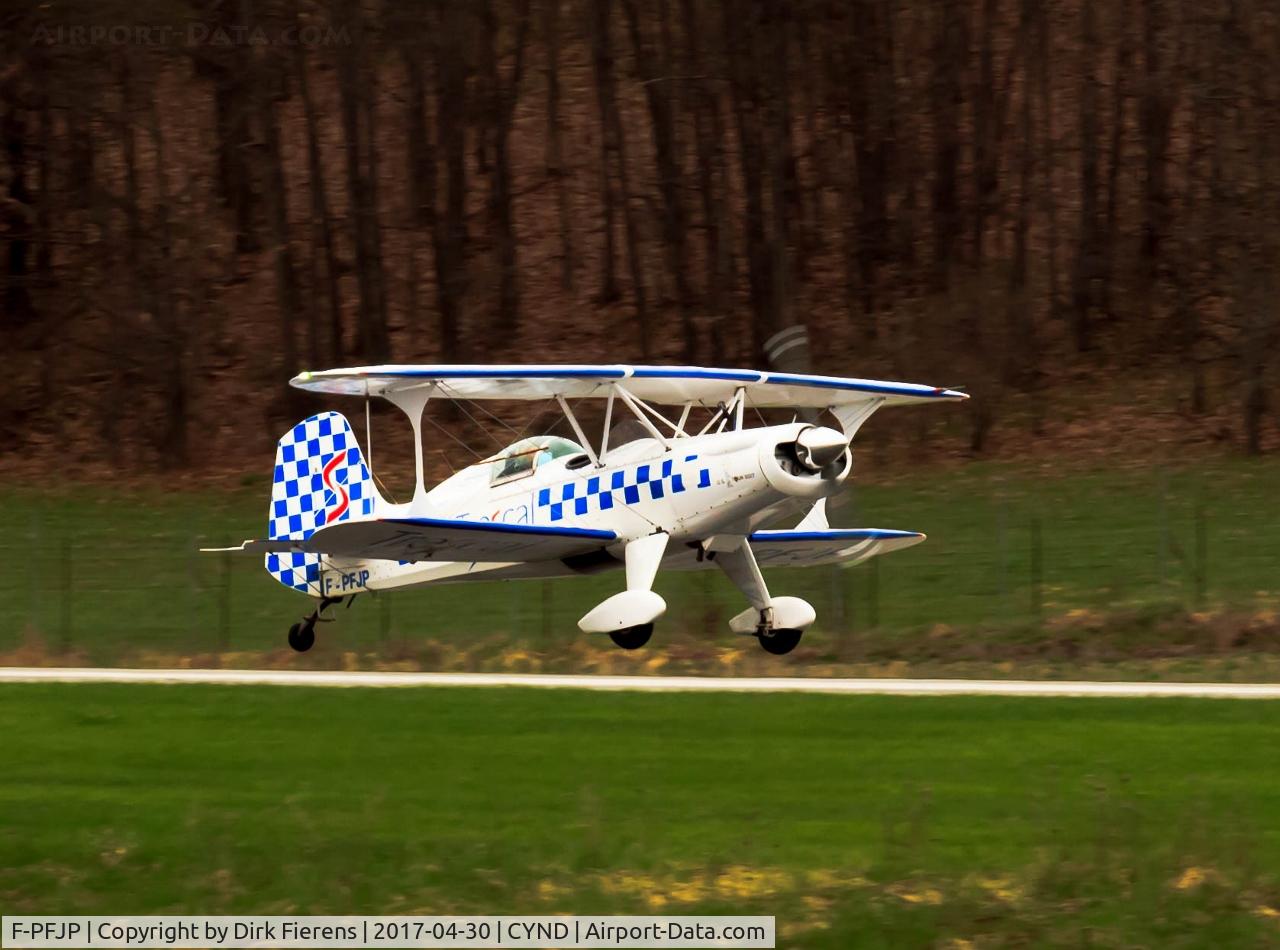 F-PFJP, Stolp SA-300 Starduster Too C/N 265, Returning from his flight demonstration at the 2017 Gatineau Air show.