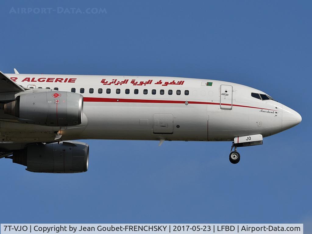 7T-VJO, 2001 Boeing 737-8D6 C/N 30207, AH1190 from Alger landing runway 23
