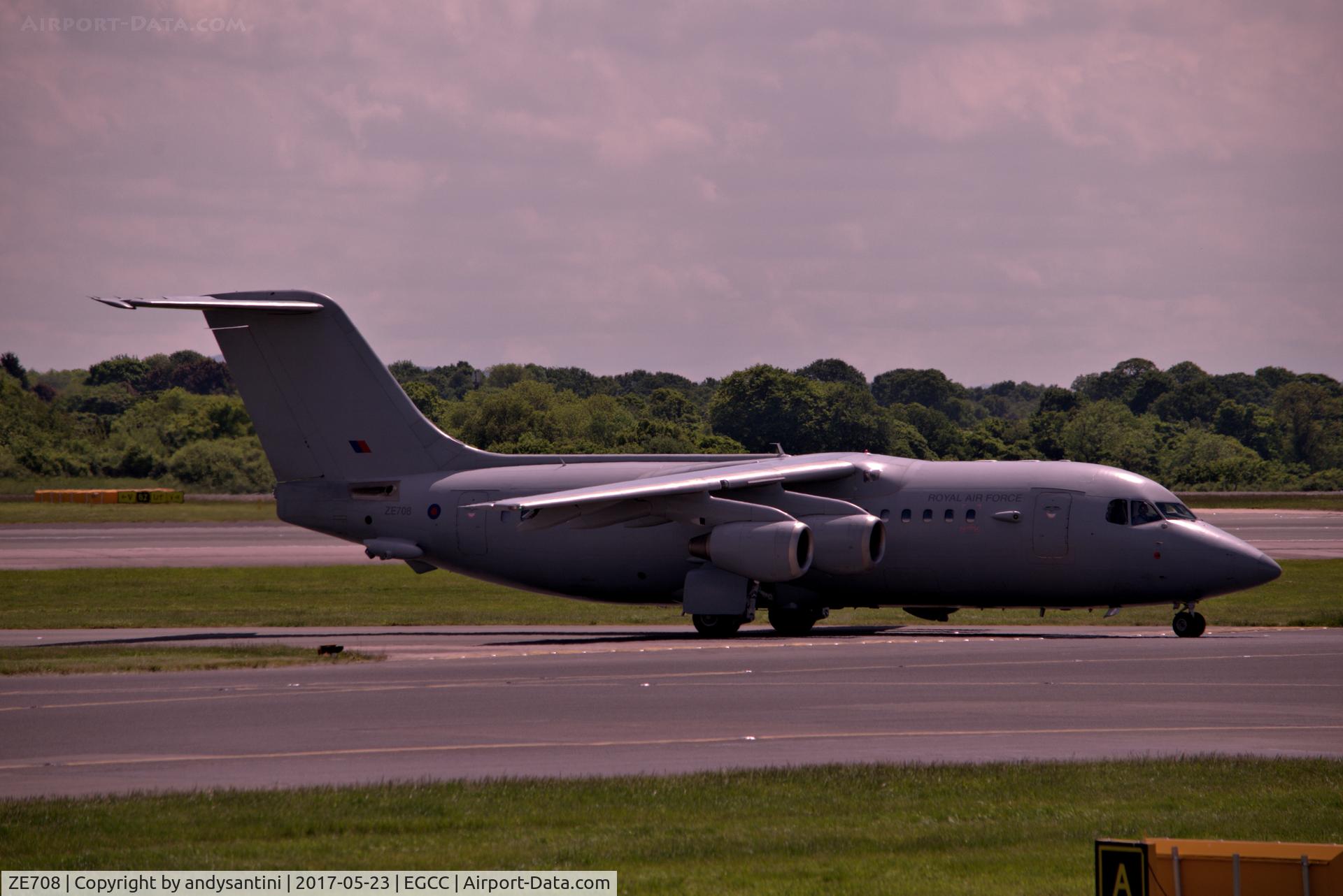 ZE708, 1993 British Aerospace BAe.146-200QC C.3 Quick Change C/N E2211, just left the runway 23R