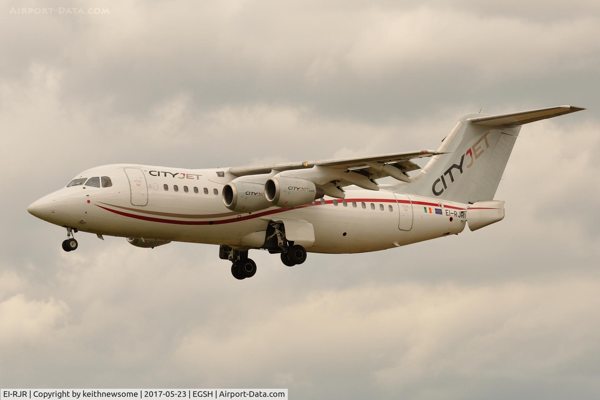 EI-RJR, 2000 British Aerospace Avro 146-RJ85A C/N E2364, Arriving for maintenance.