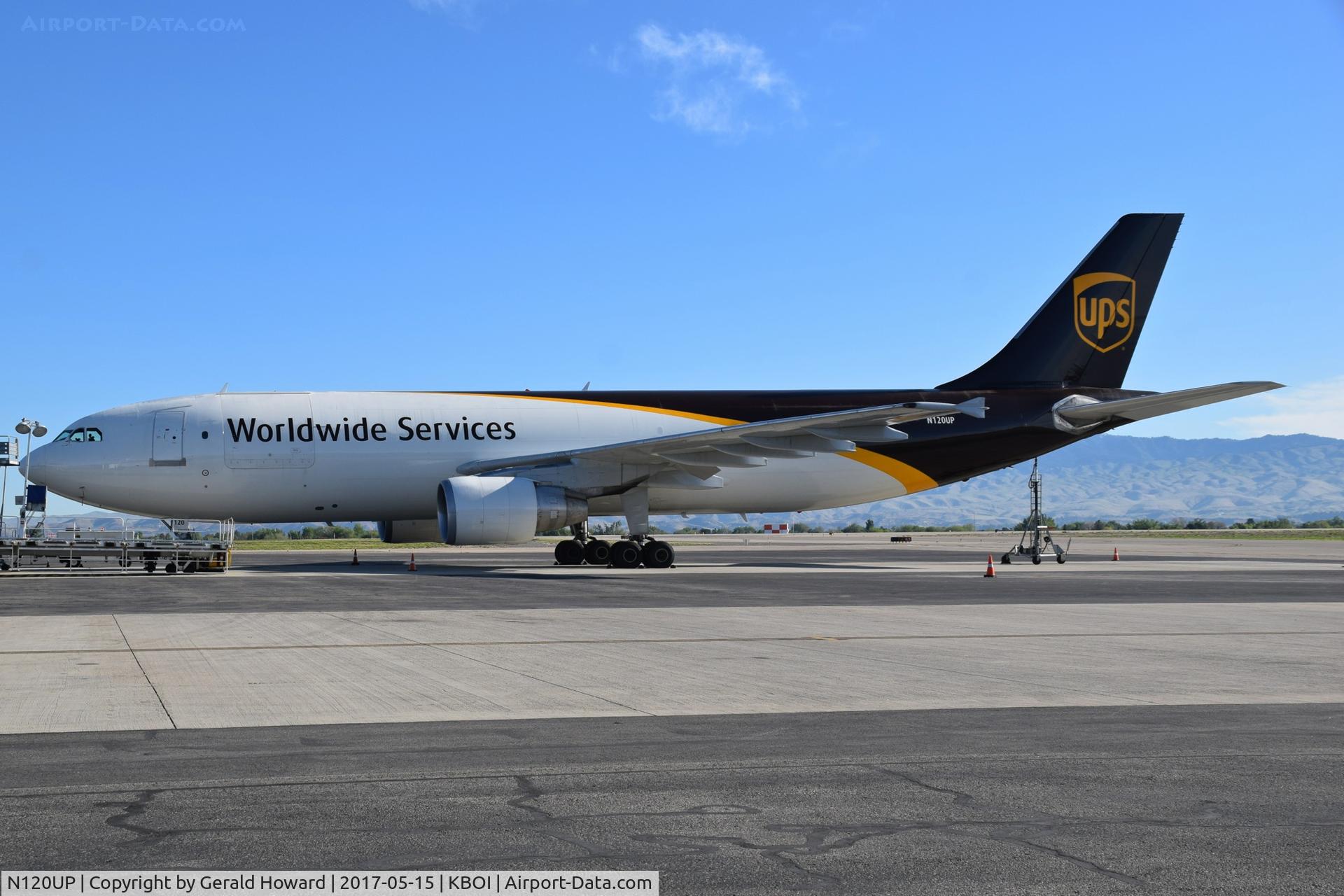 N120UP, 2000 Airbus A300F4-622R C/N 0805, Parked on UPS ramp.