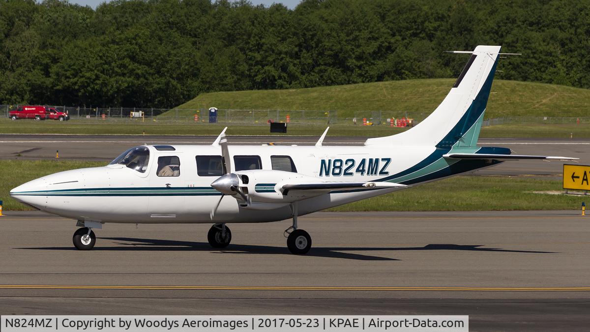 N824MZ, 1980 Piper Aerostar 601P C/N 61P08518163449, Taxing for departure