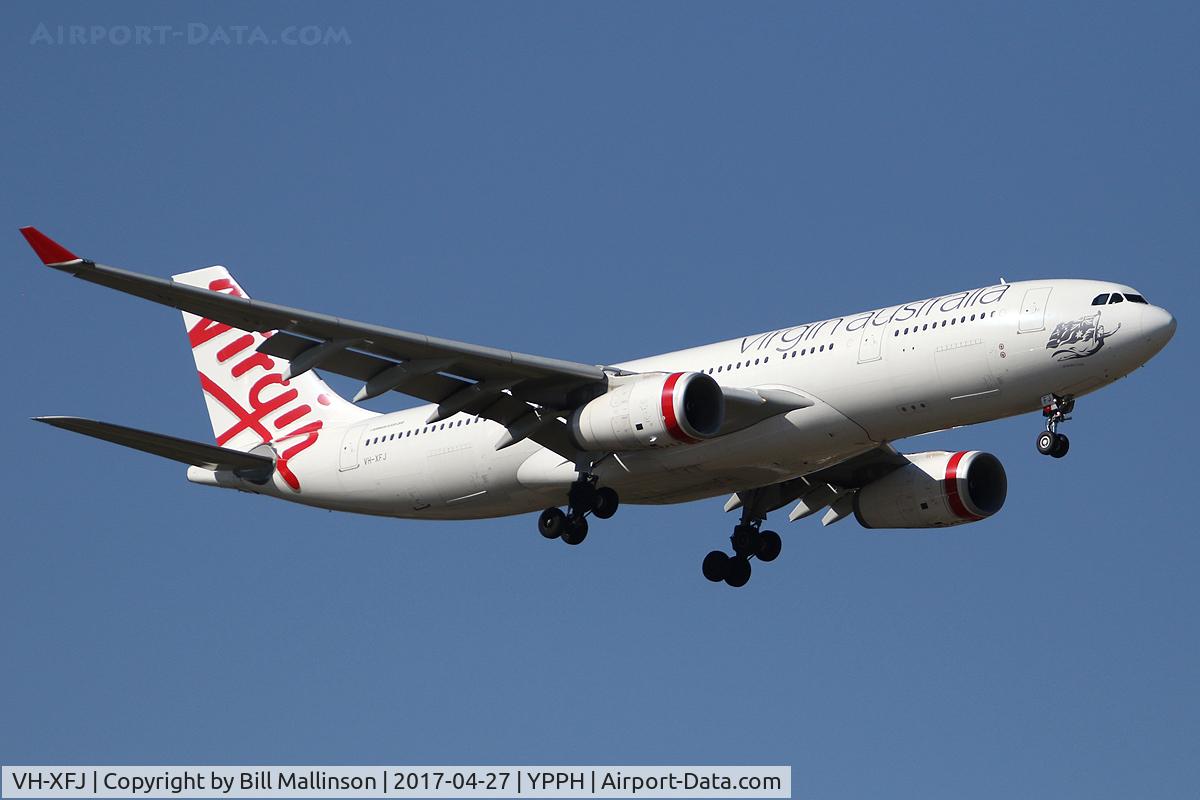 VH-XFJ, 2014 Airbus A330-243 C/N 1561, FIN ALS