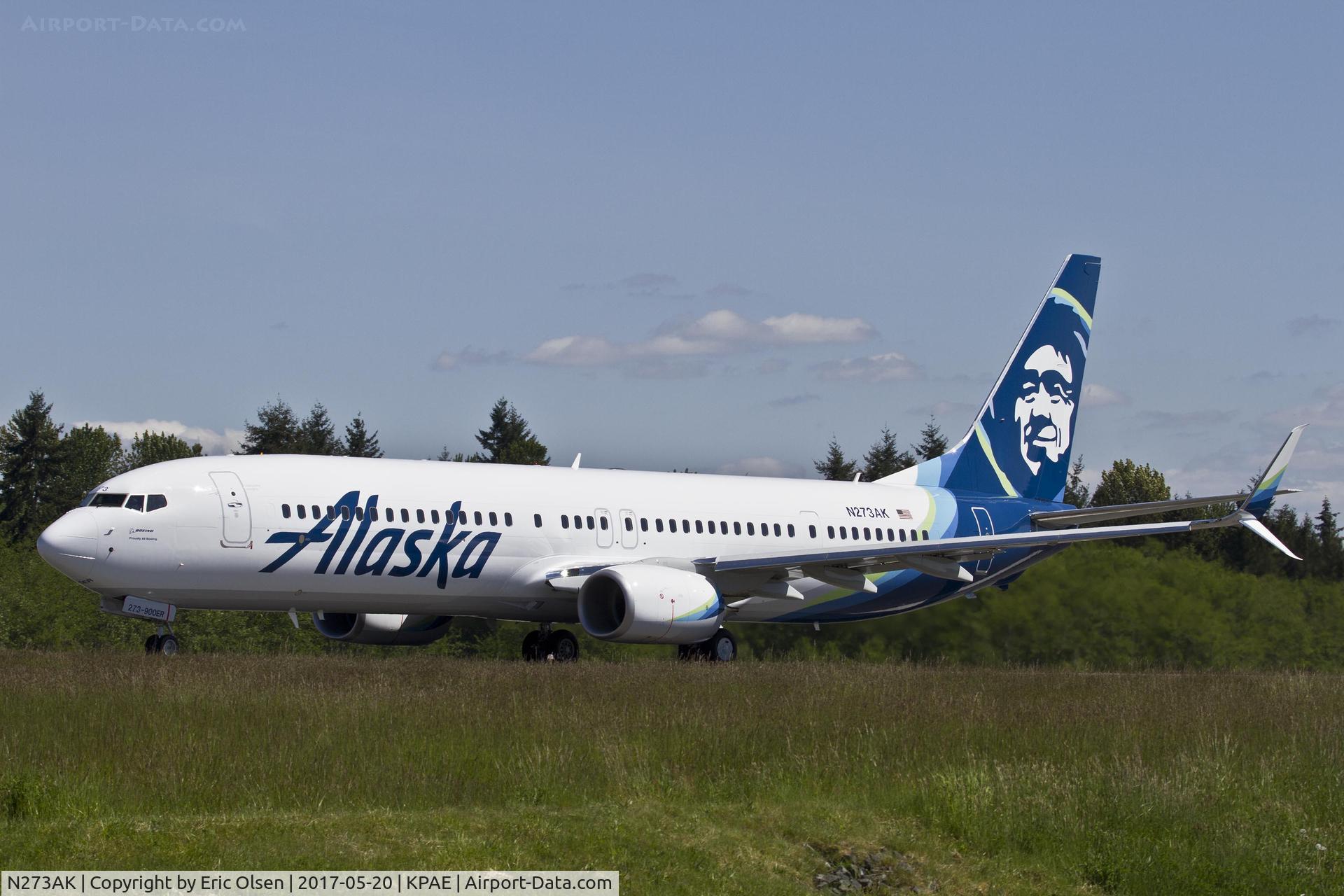 N273AK, 2017 Boeing 737-900/ER C/N 61554, Boeing 737-900 taking off from Paine Field.