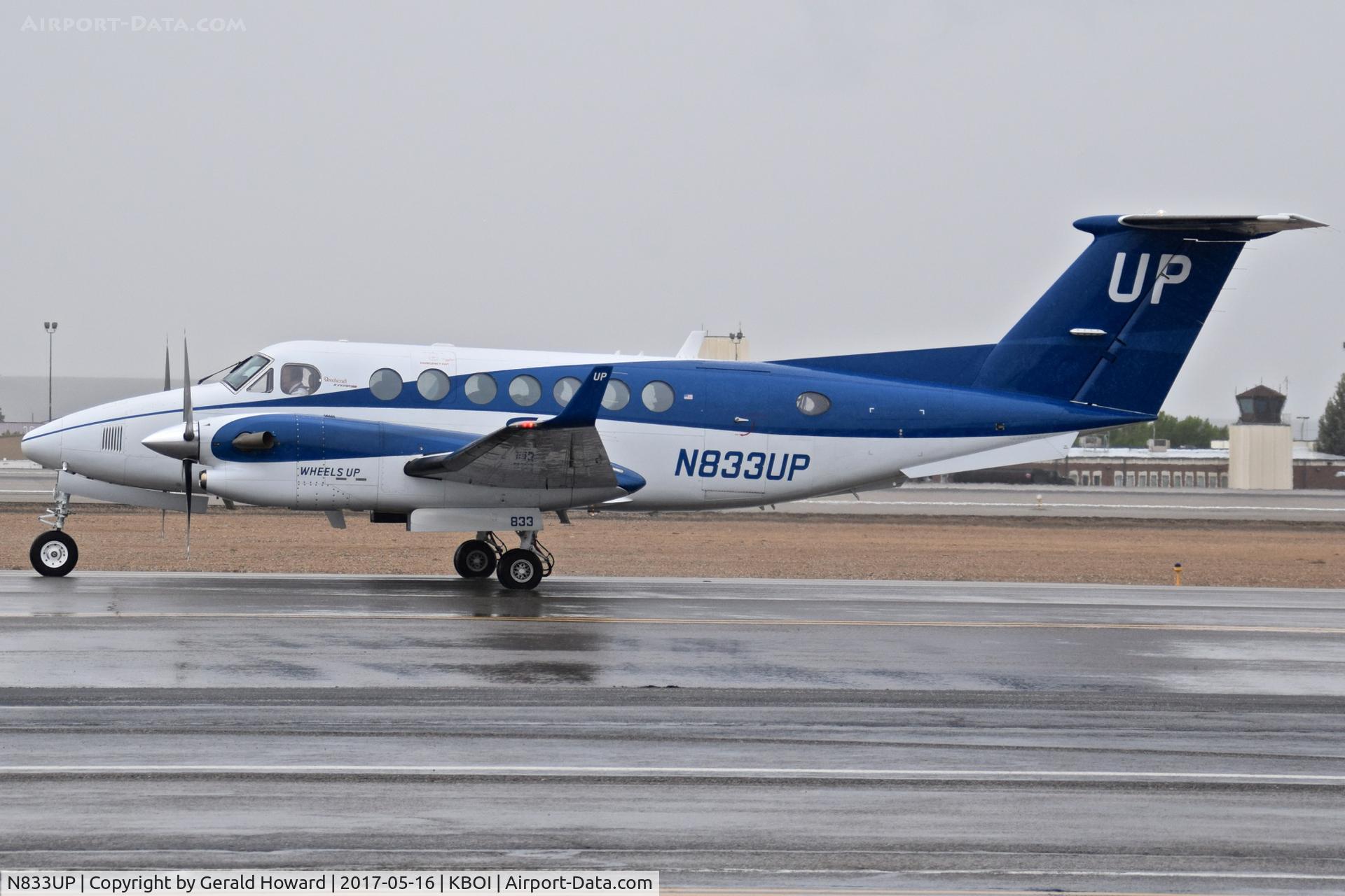 N833UP, 2014 Beechcraft B300C King Air C/N FL-947, Taxiing on Alpha.
