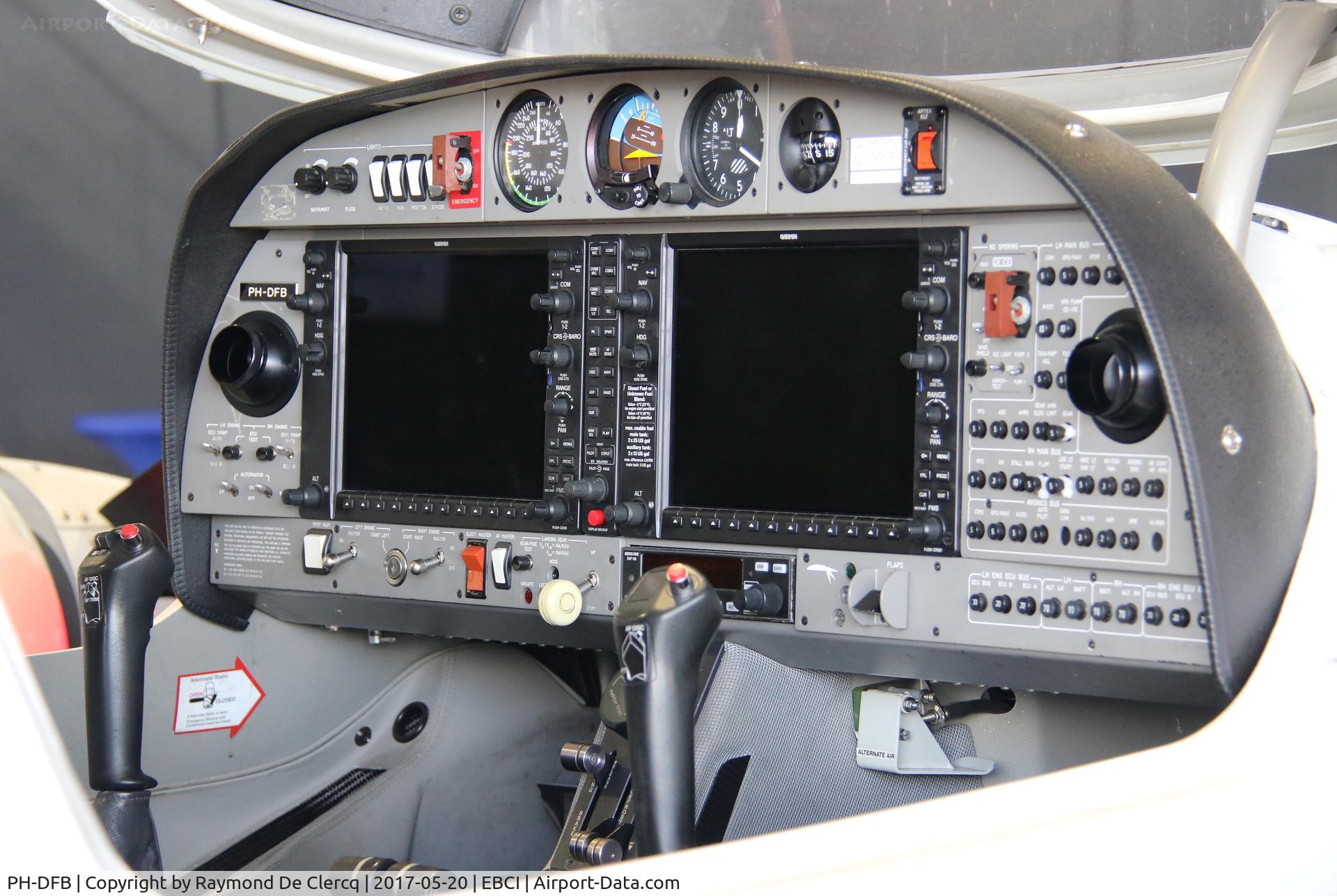 PH-DFB, 2007 Diamond DA-42 Twin Star C/N 42.229, Flight deck.