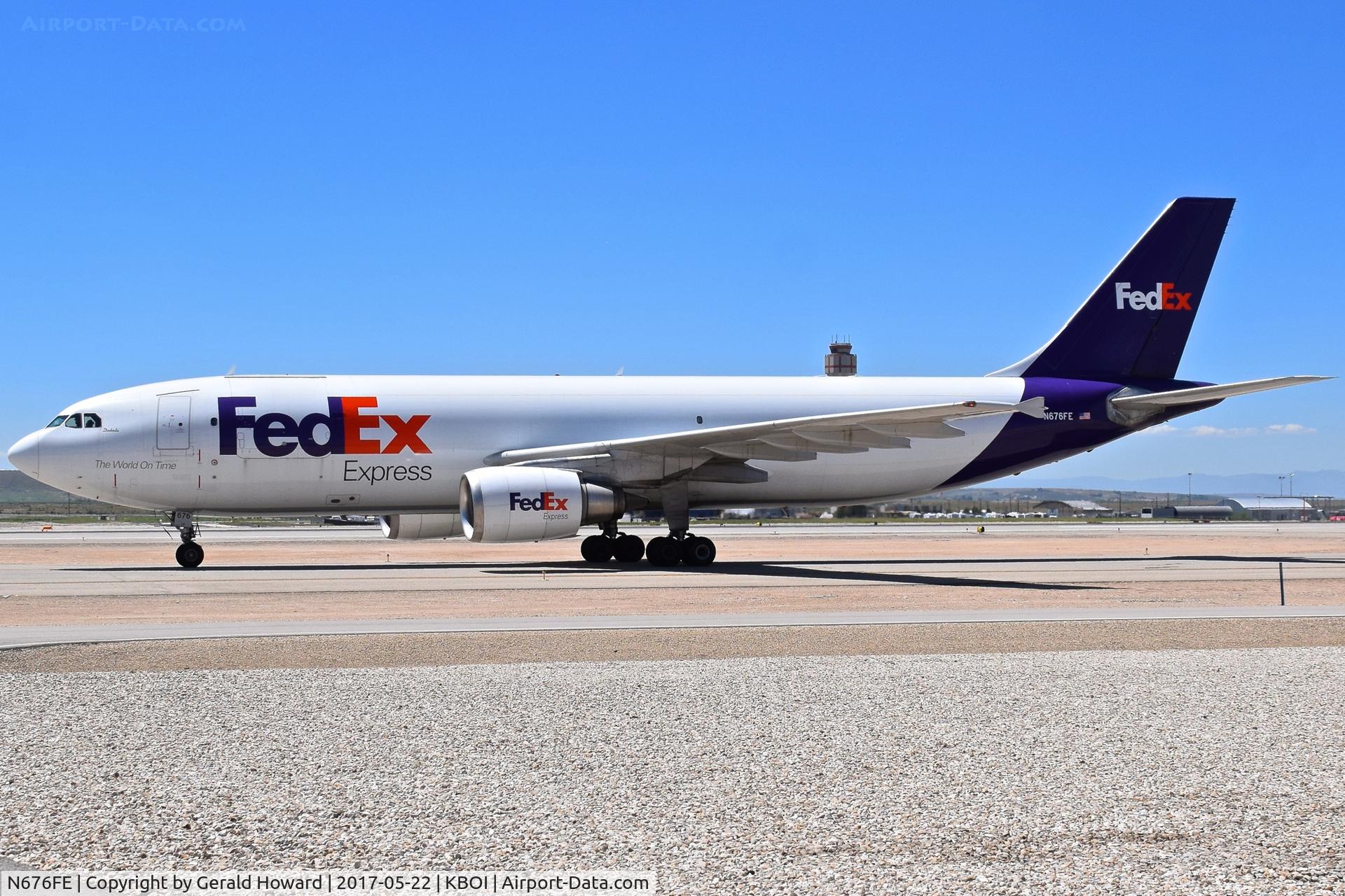 N676FE, 1998 Airbus A300F4-605R C/N 790, Taxiing on Alpha.