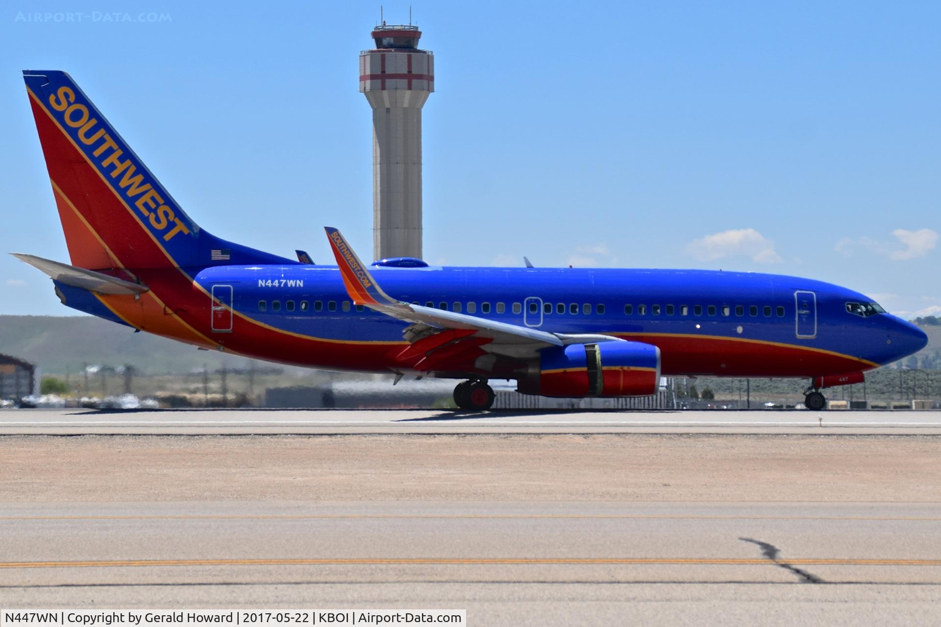 N447WN, 2003 Boeing 737-7H4 C/N 33720, Landing roll out on RWY 28R.